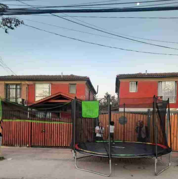 Cama elástica con red de seguridad - miniatura 1