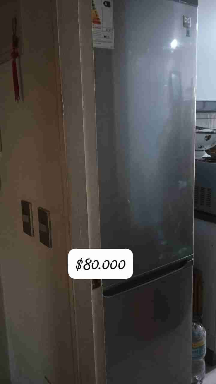 Refrigerador gris grande