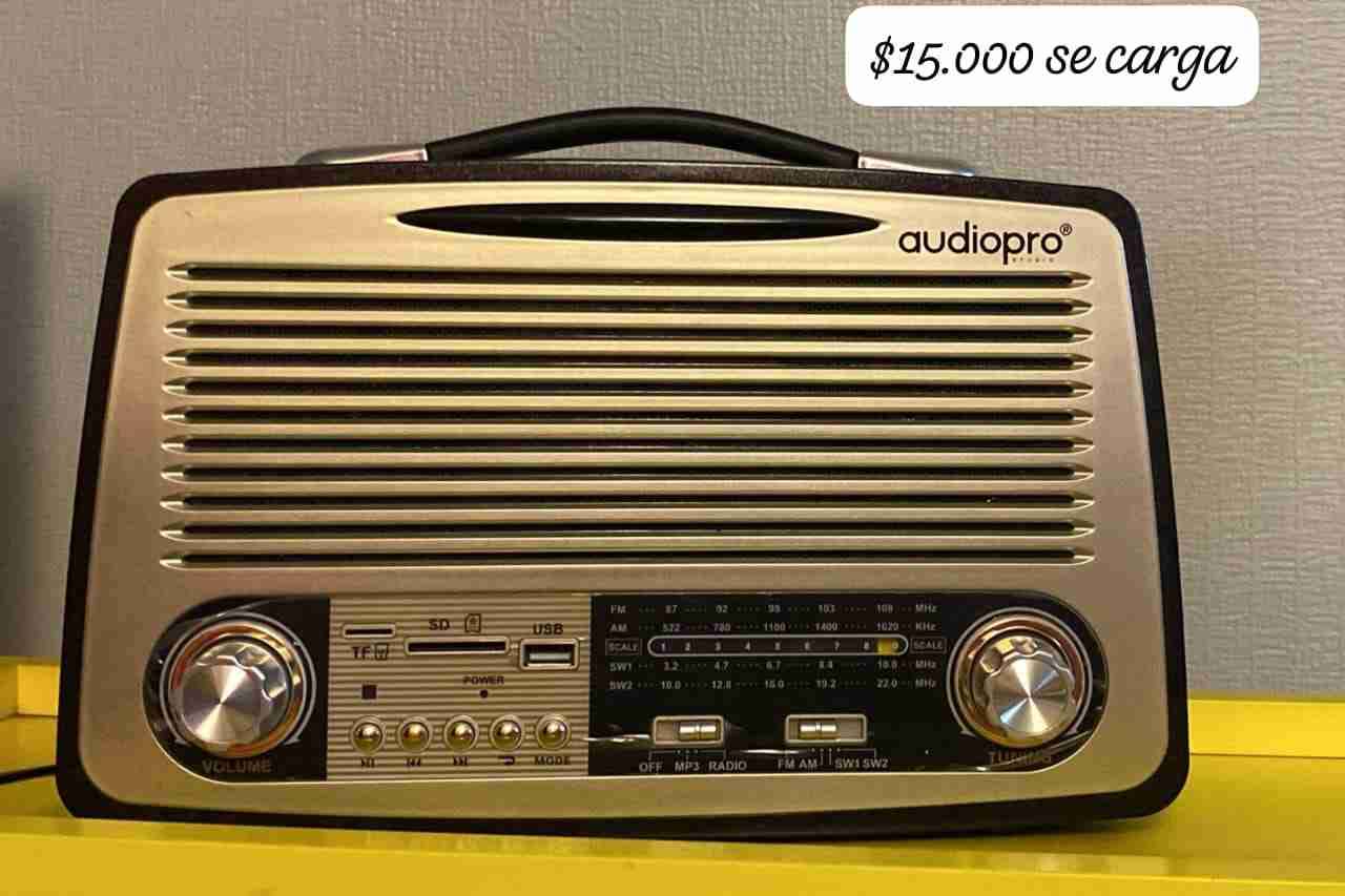 Radio retro Audiopro portátil