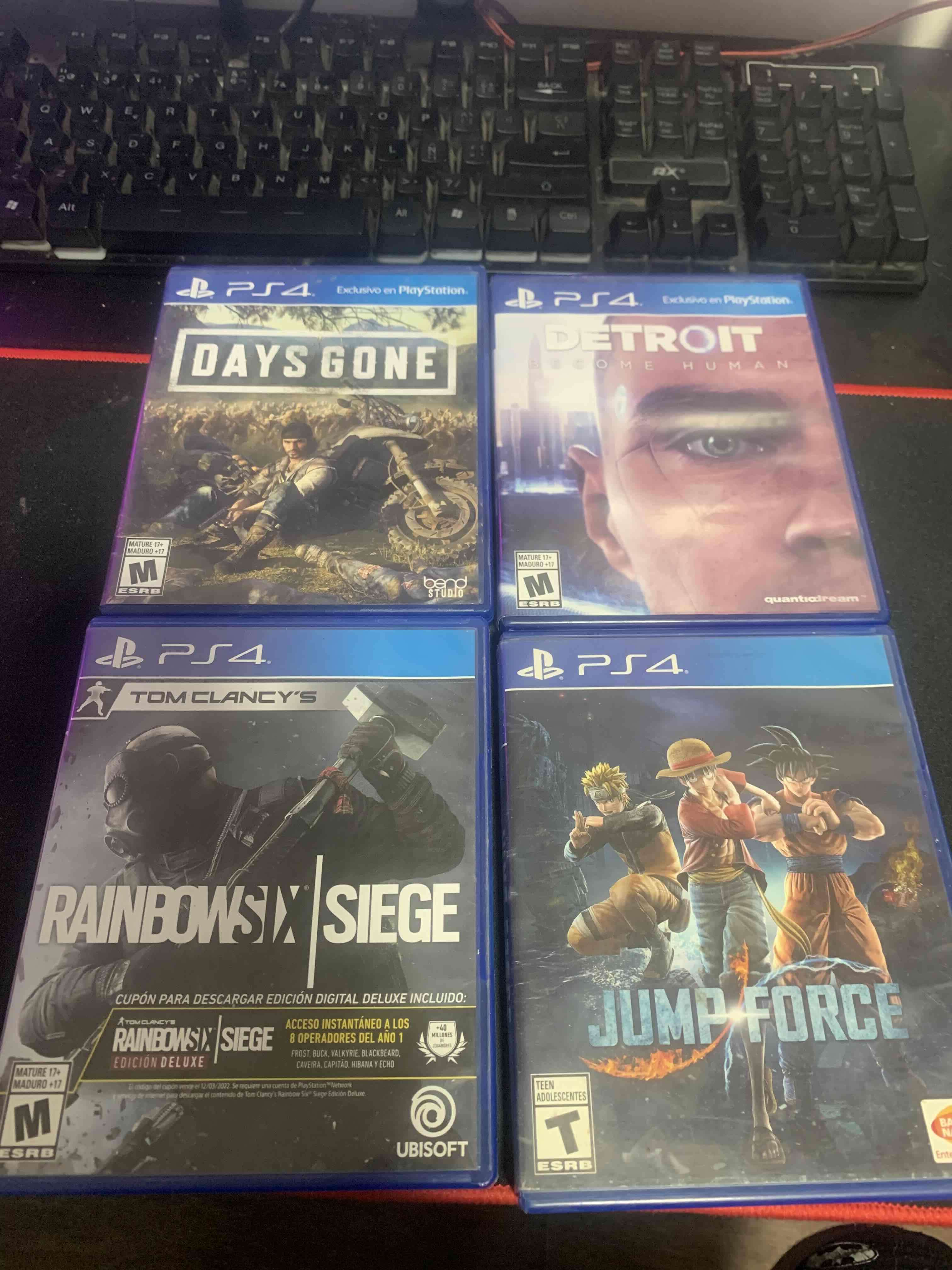 Consola PS4 con dos controles - miniatura 3