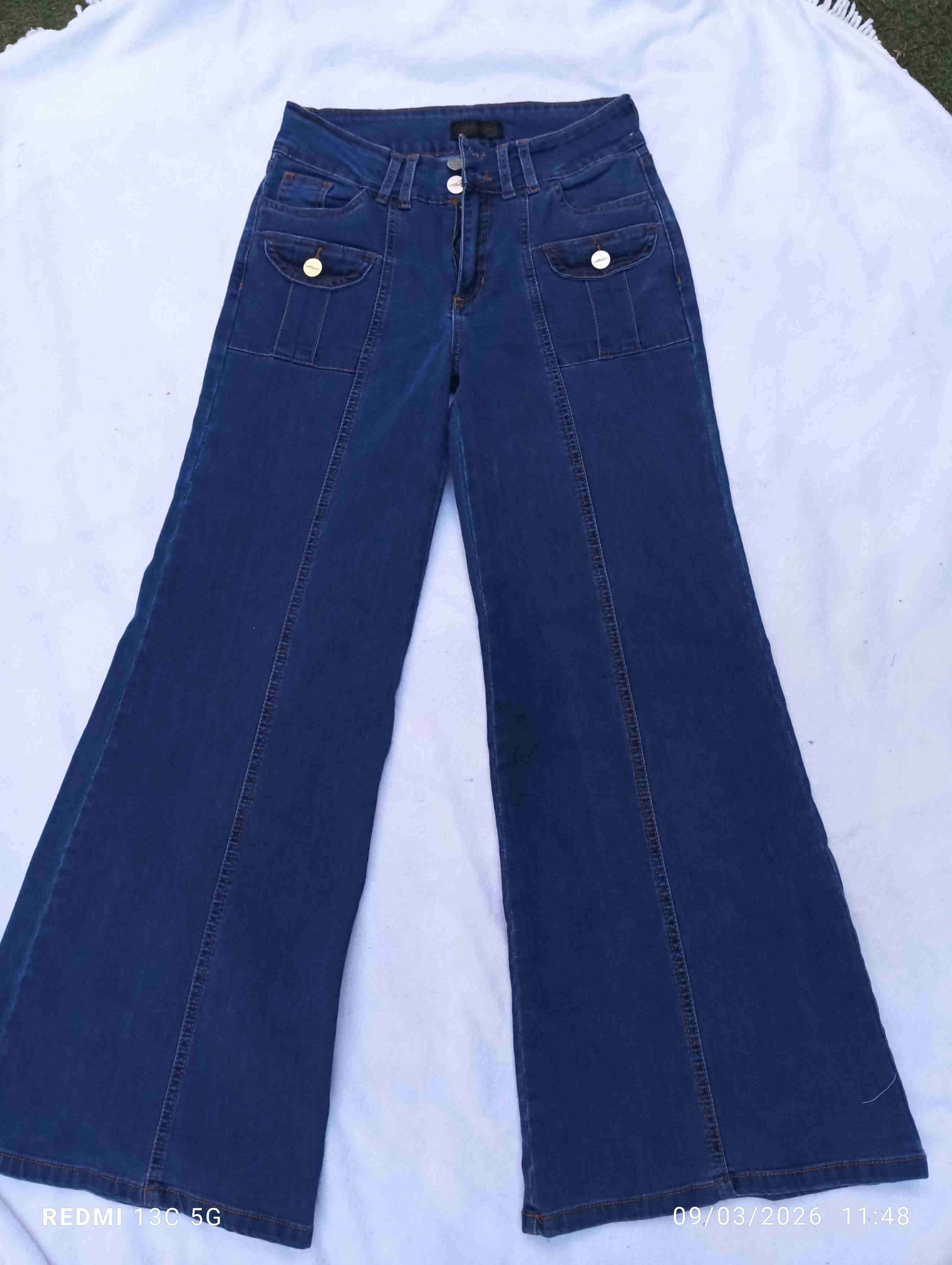 Pantalones negros con detalles en cuero - miniatura 5