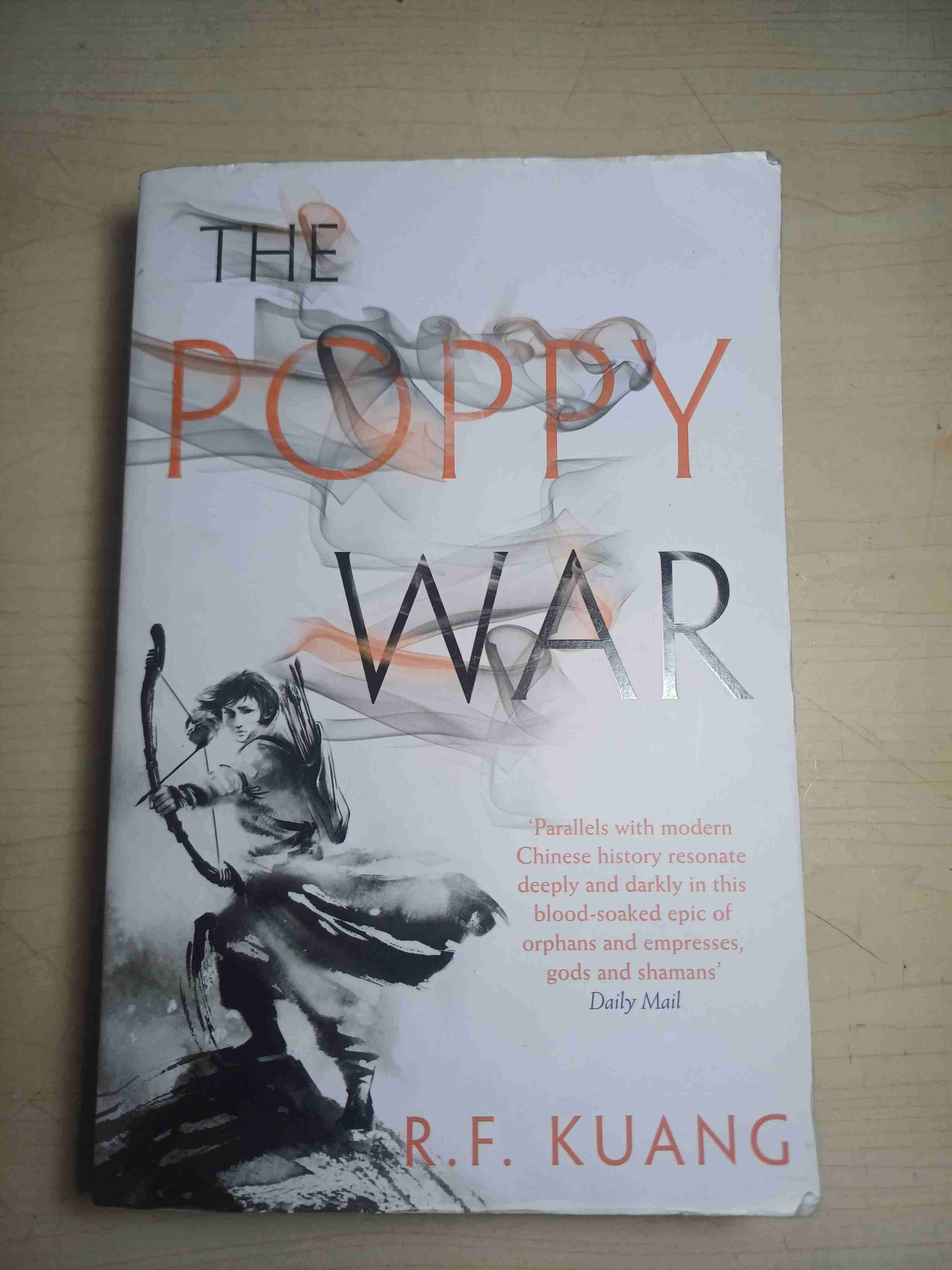 Libro 'The Poppy War' R.F. Kuang - miniatura 1