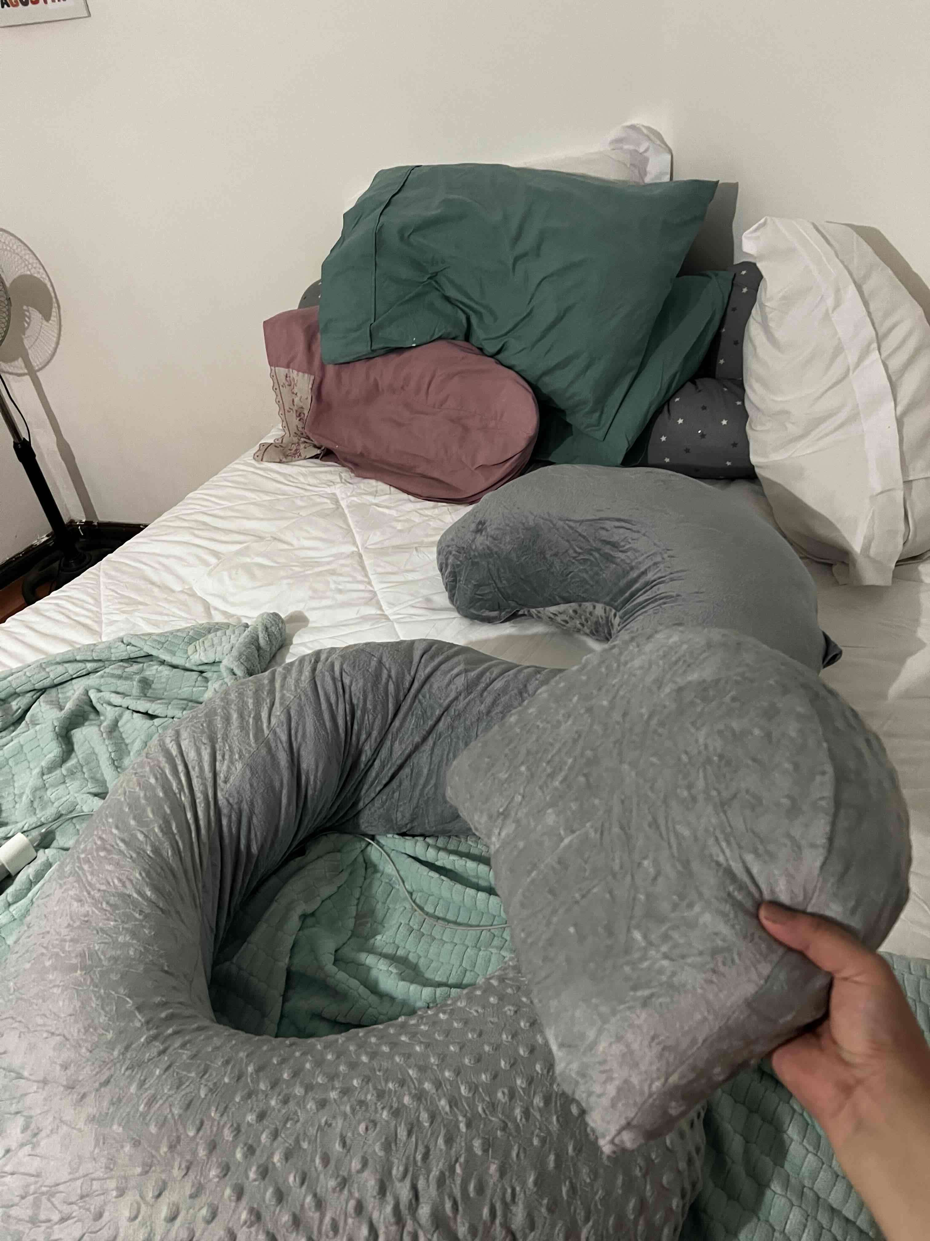 Almohada de maternidad gris - miniatura 2