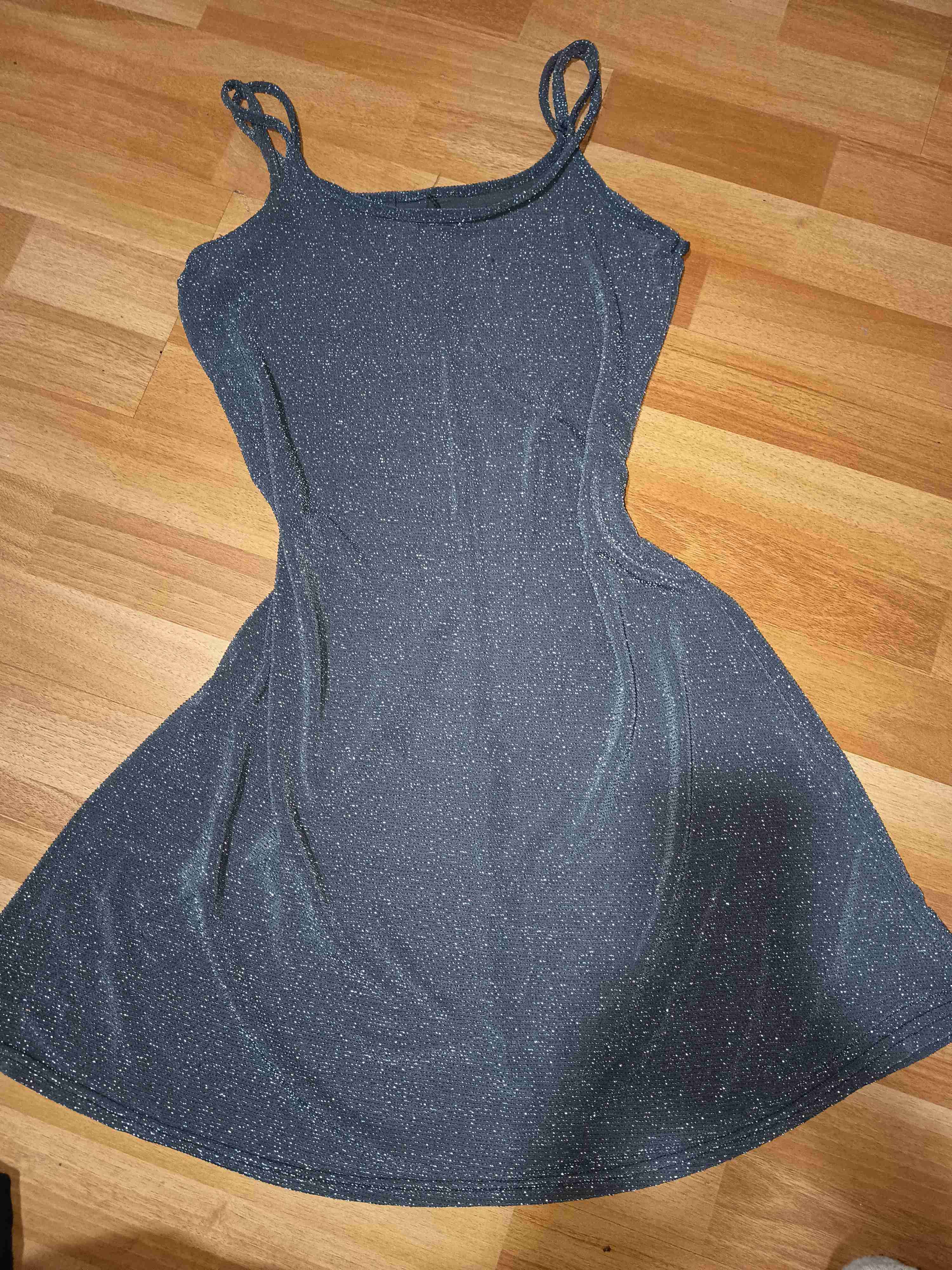 Vestido brillante y falda estilo cuero - miniatura 2