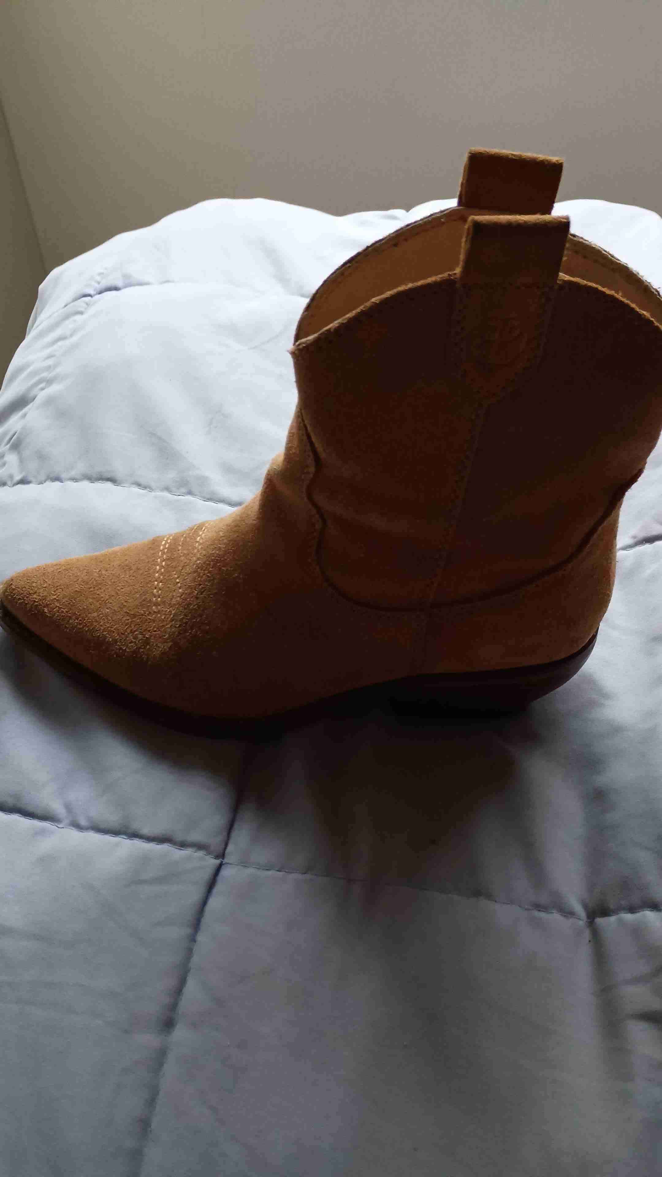 Botín de cuero burdeo con taco - miniatura 2