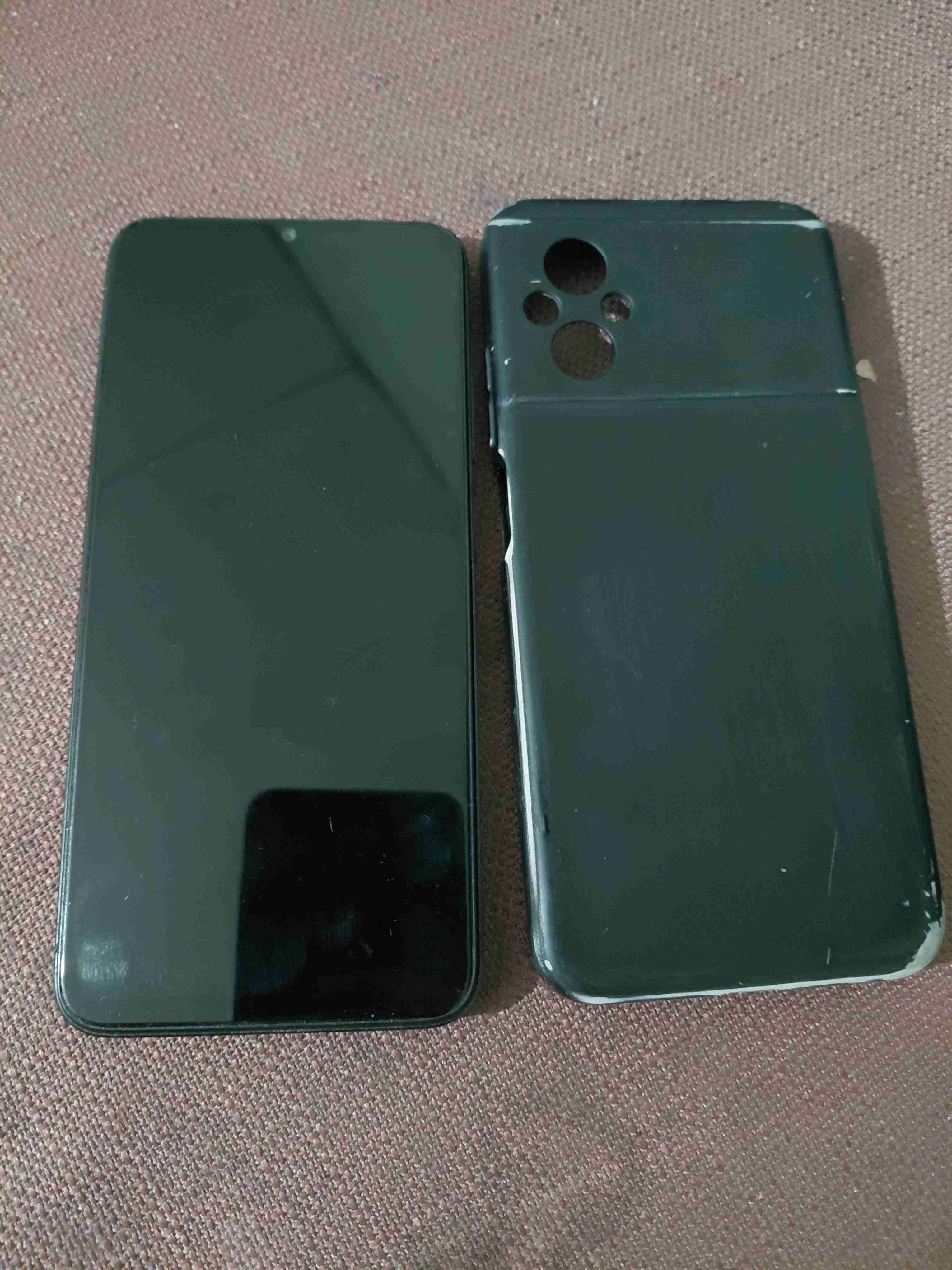 Poco m5 con funda - miniatura 1