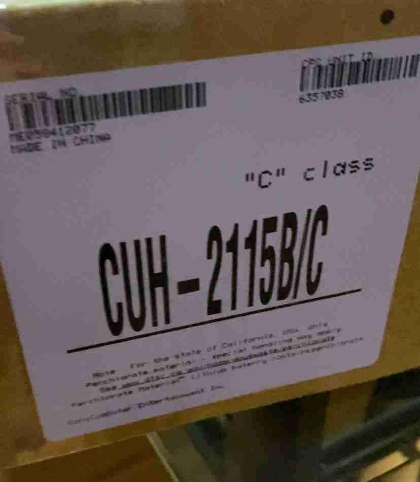 Consola PS4 con juegos y controles - miniatura 2