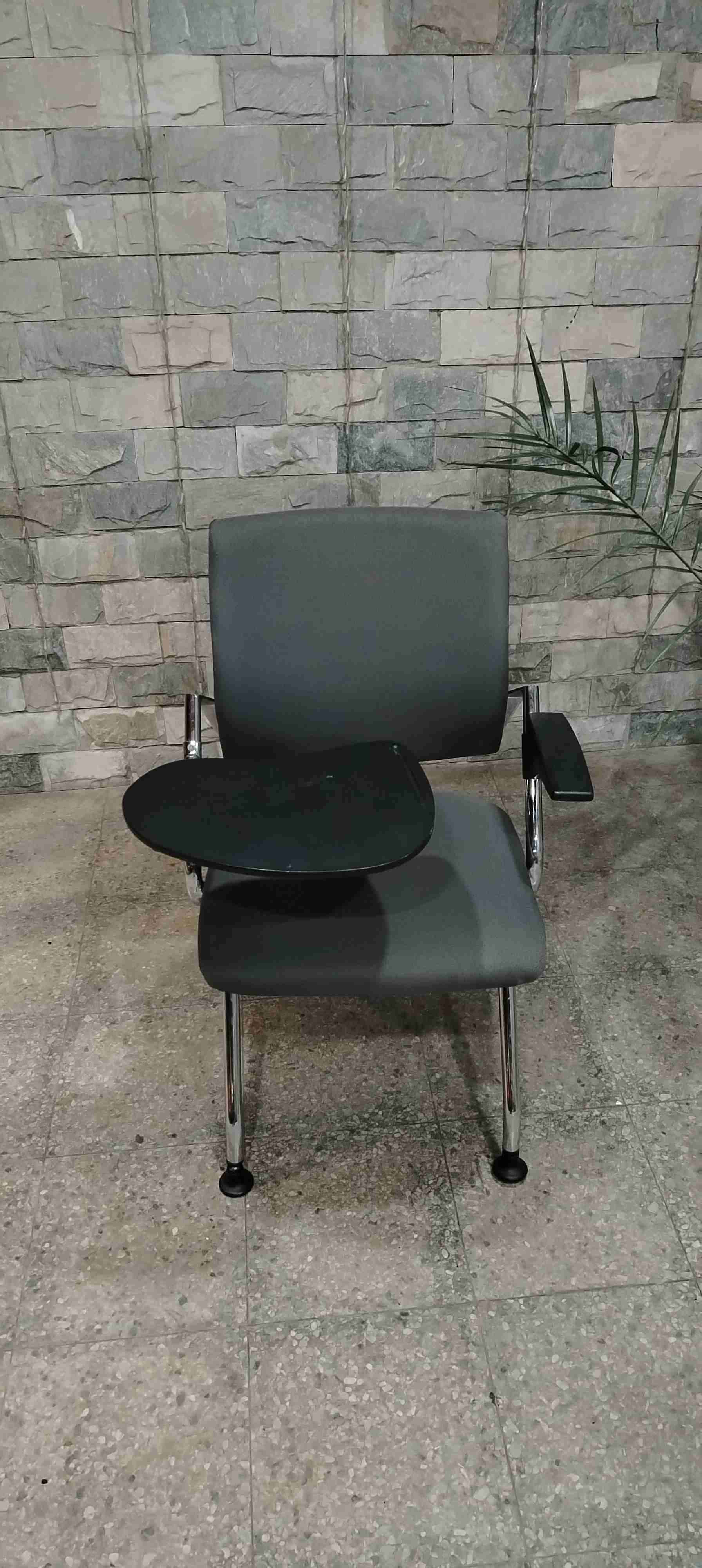 Silla con mesa incorporada - miniatura 3