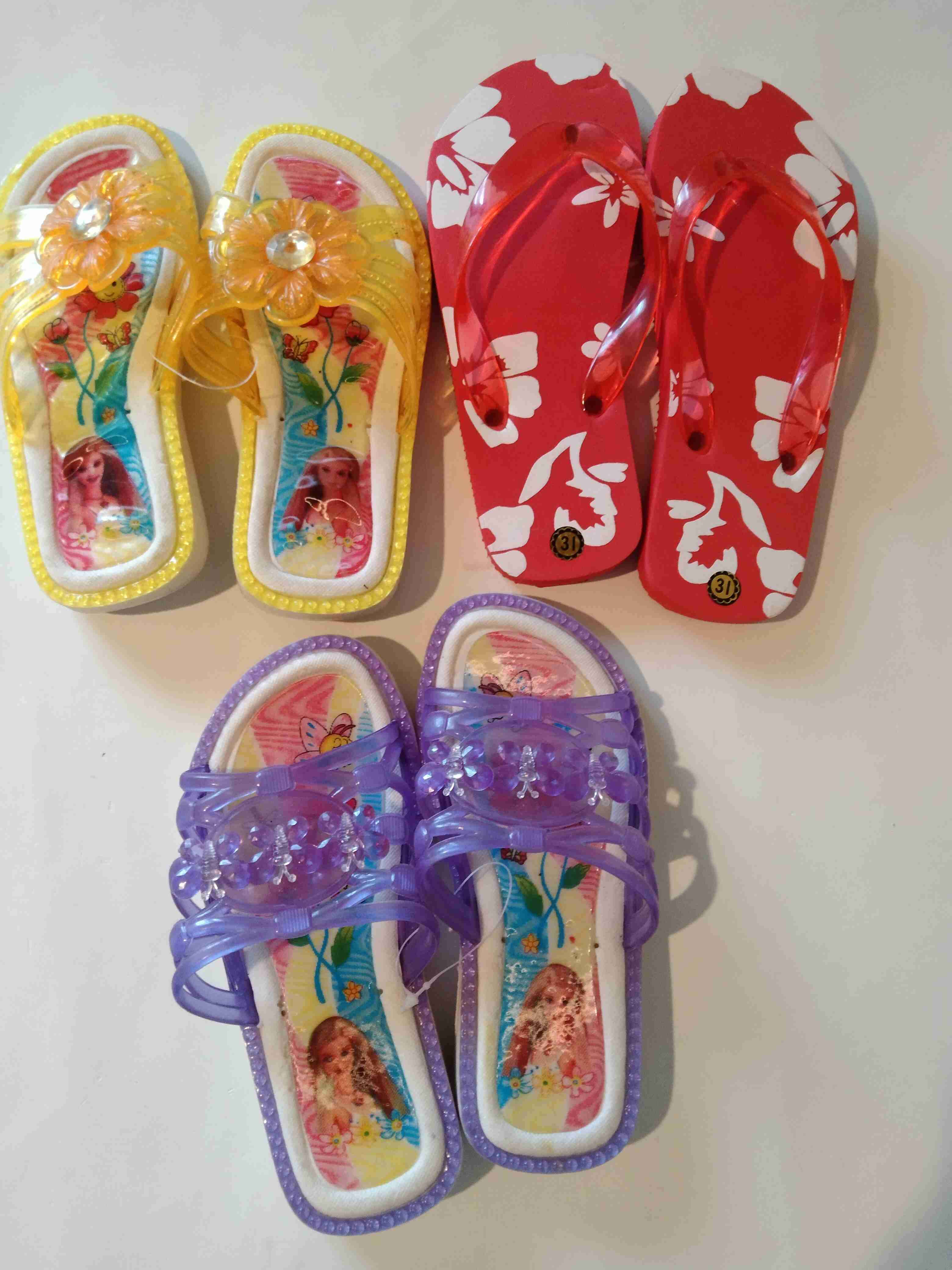 Sandalias de niña N 31 y 33 - miniatura 1