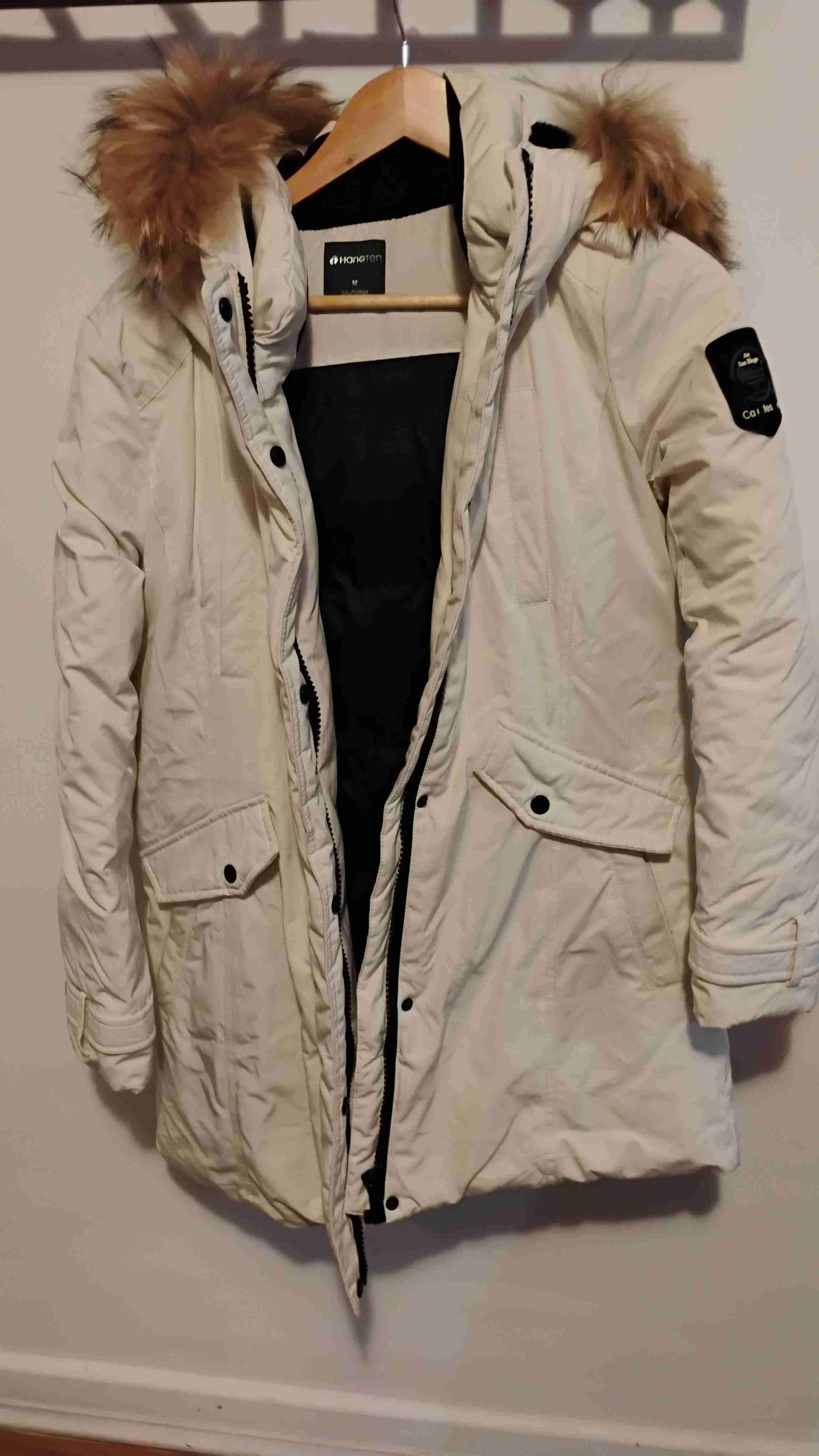 Parka blanco invierno con capucha de peluche