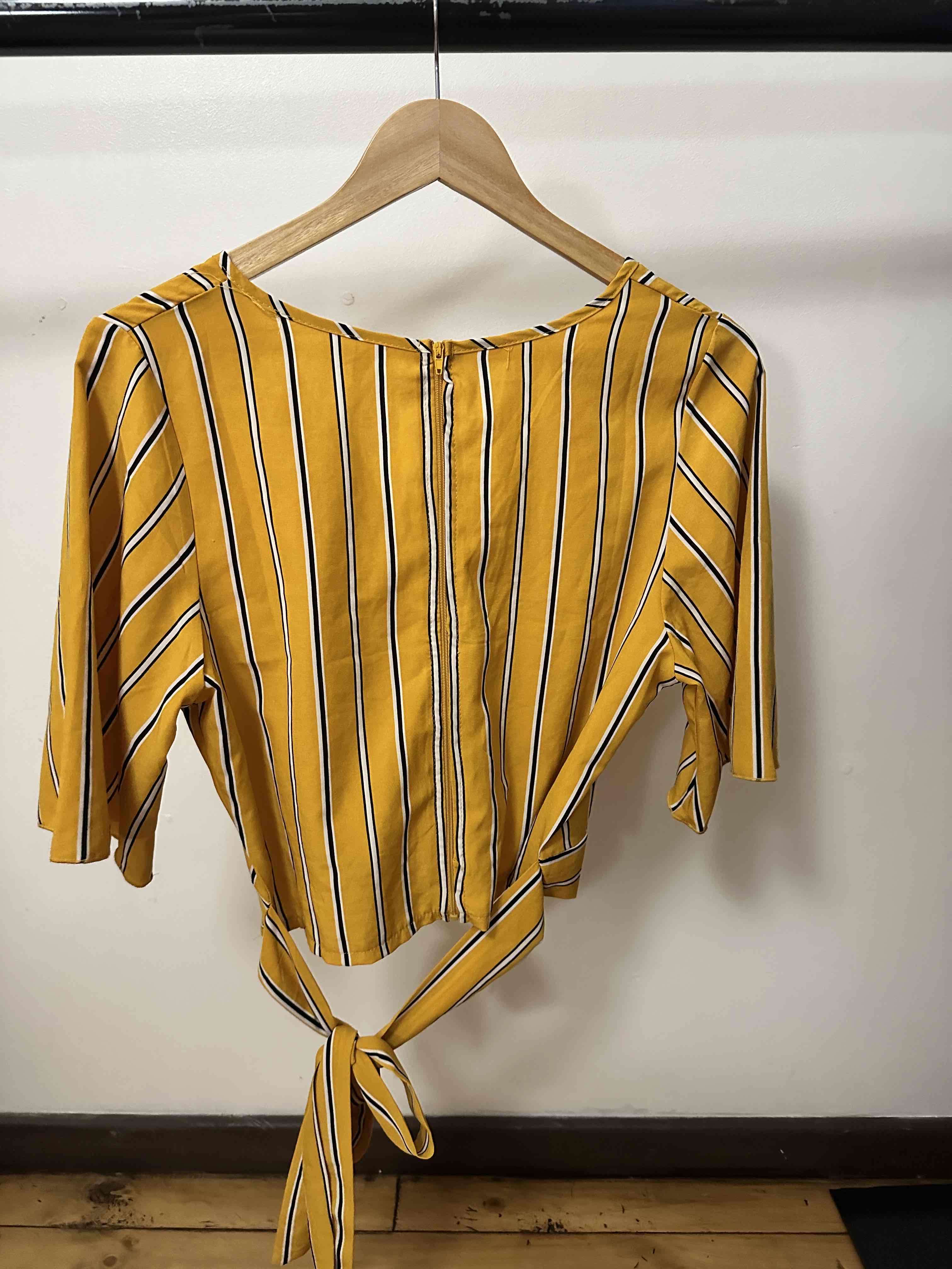 Blusa amarilla a rayas - miniatura 2