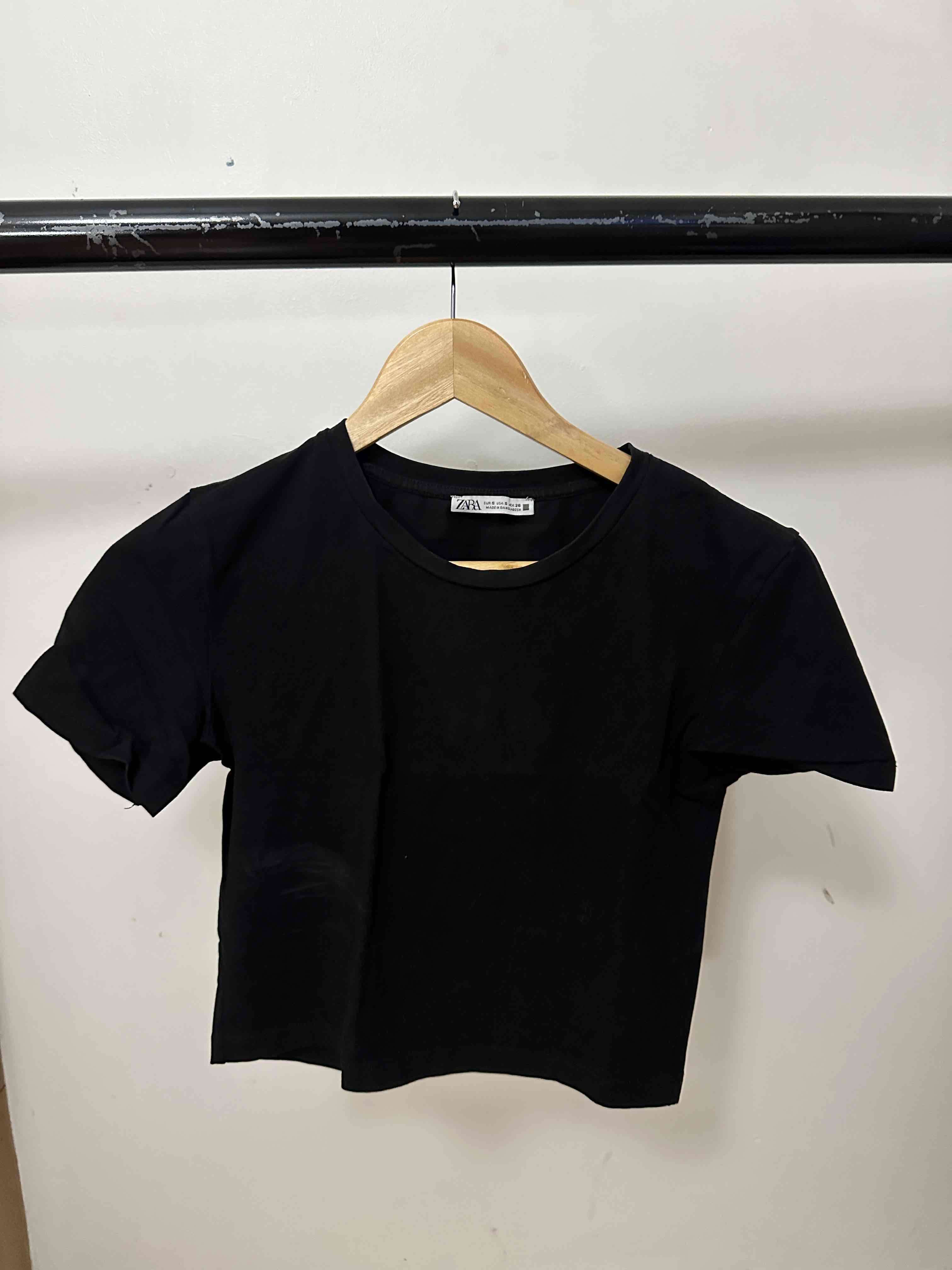 Polera negra básica Zara - miniatura 1