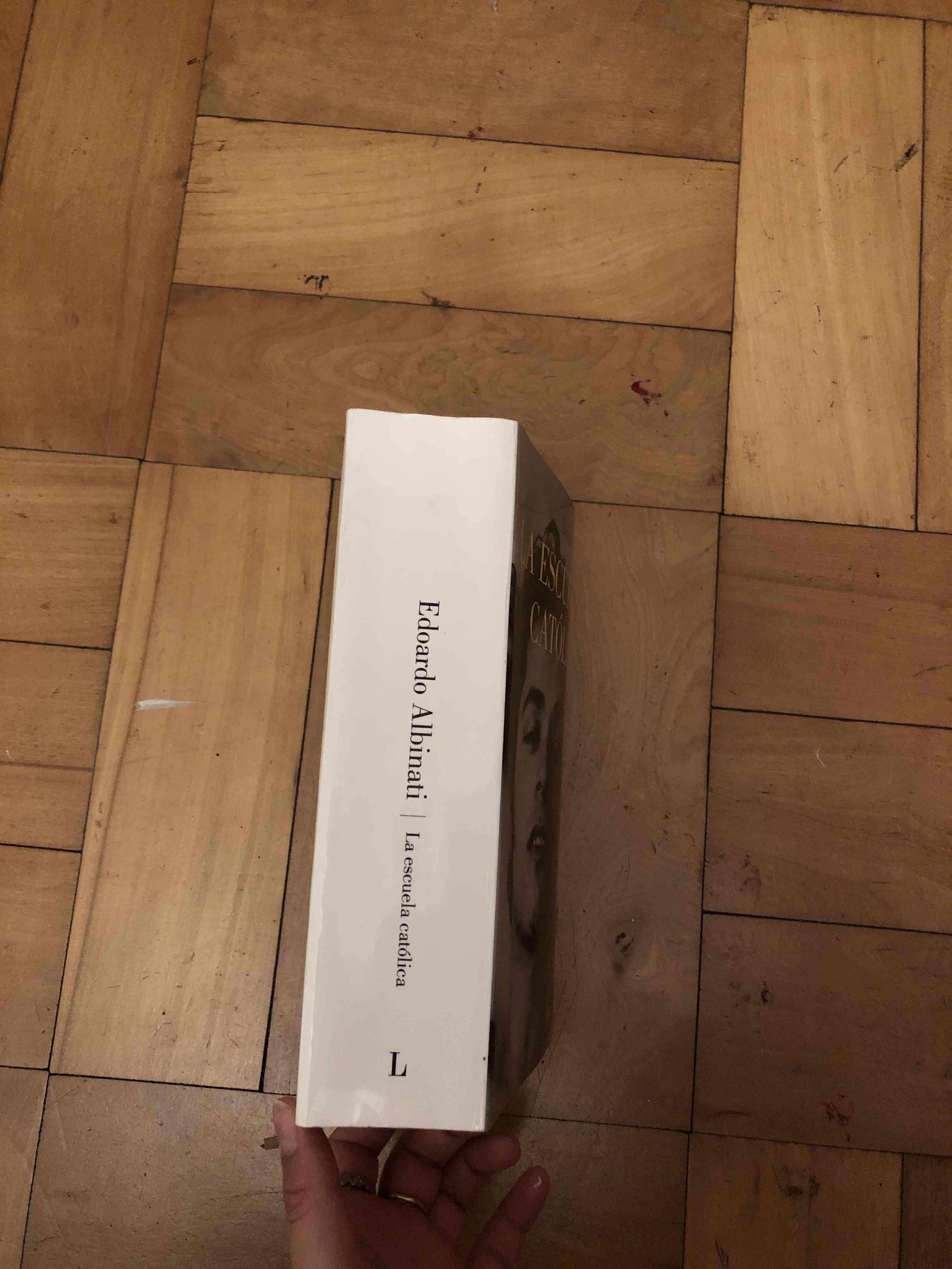 Libro 'La Escuela Católica' Edoardo Albinati - miniatura 3