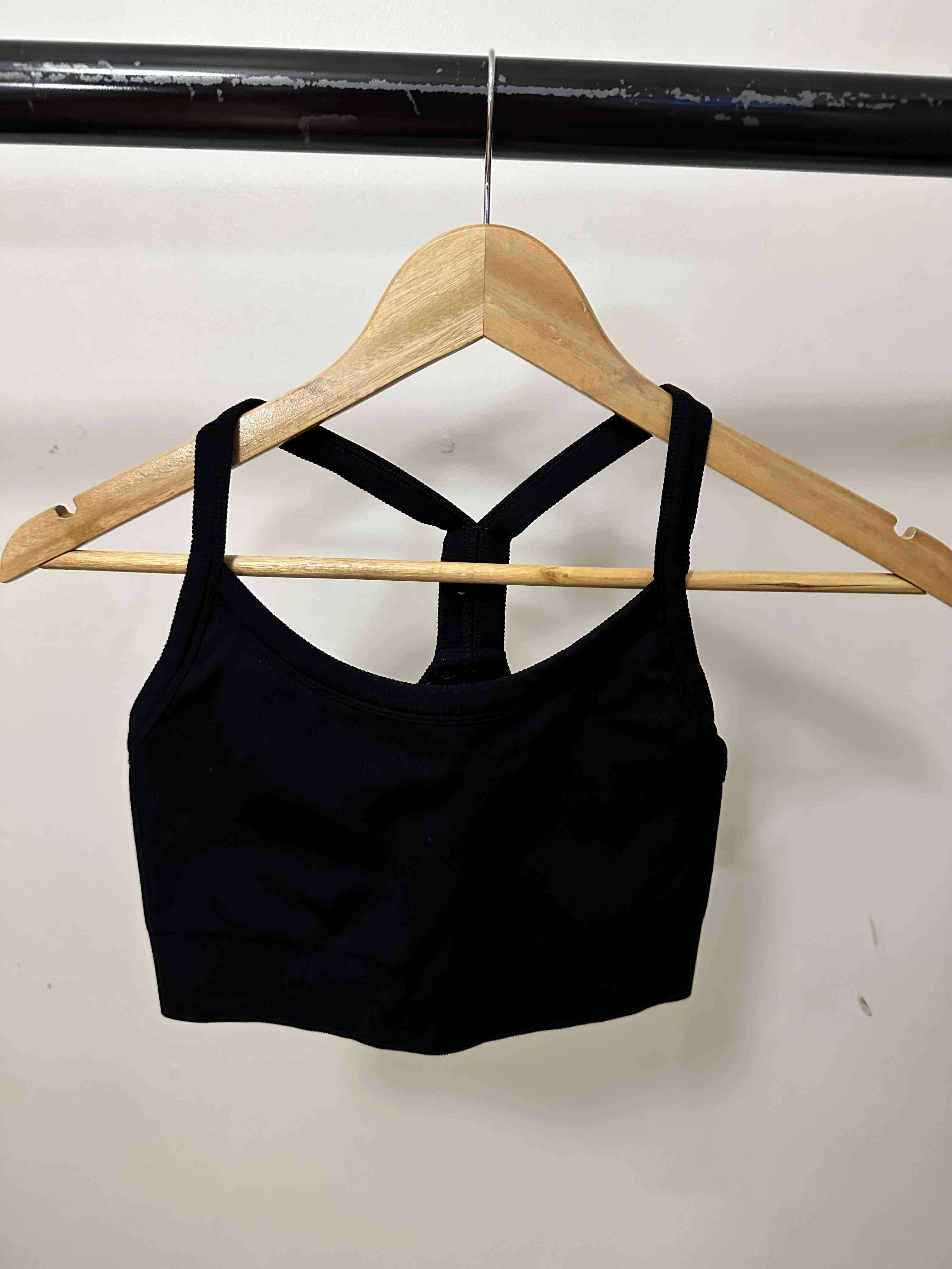 Top deportivo negro - miniatura 1