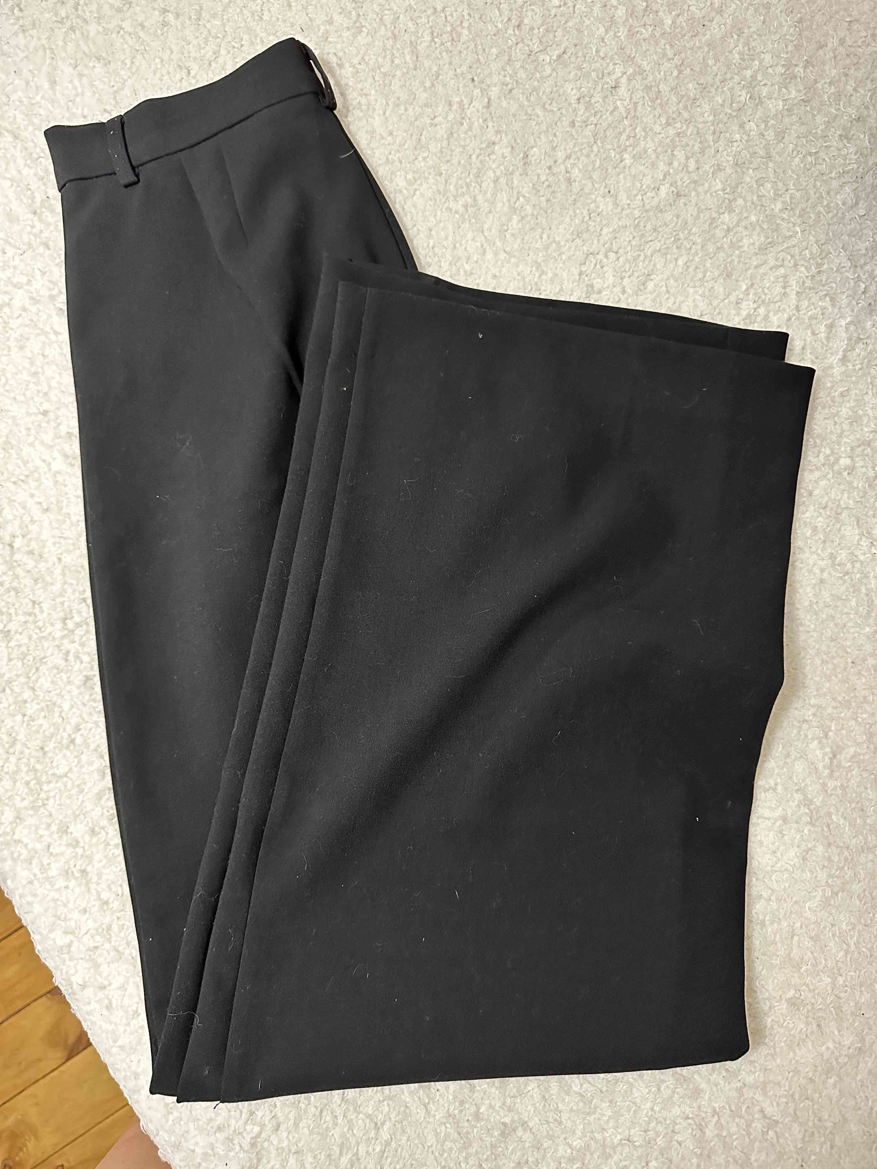 Pantalones negros clásicos Zara