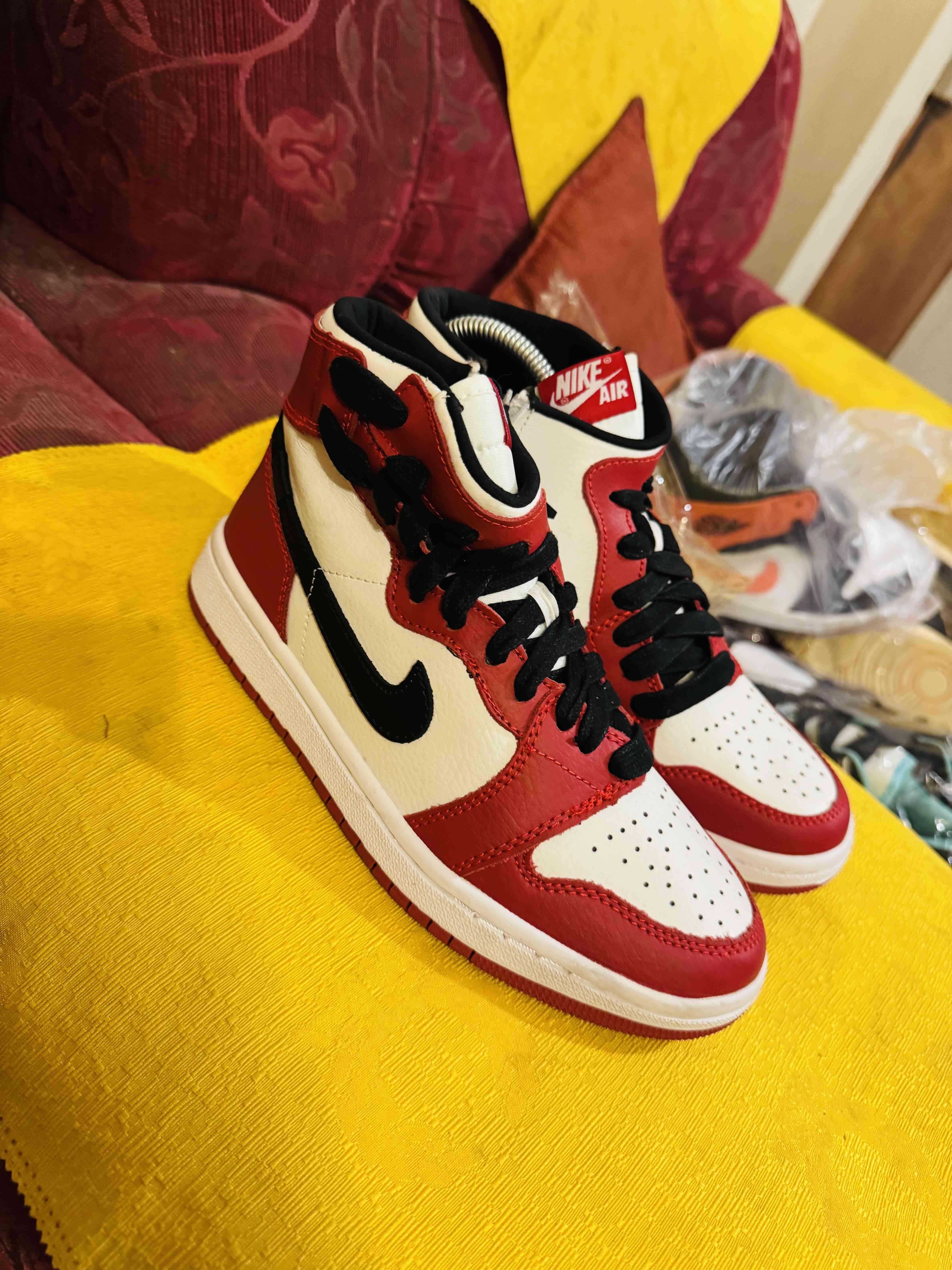 Zapatillas Nike Air Jordan  rojas talla 38 - miniatura 2