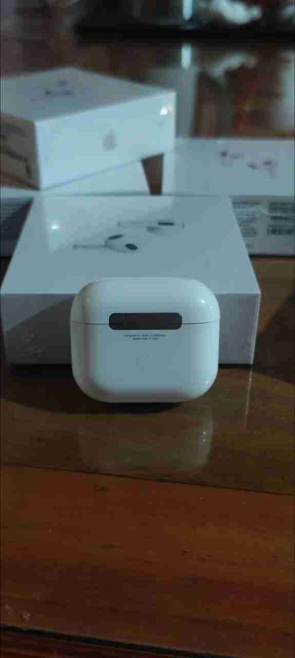 Audífonos inalámbricos con estuche - miniatura 1