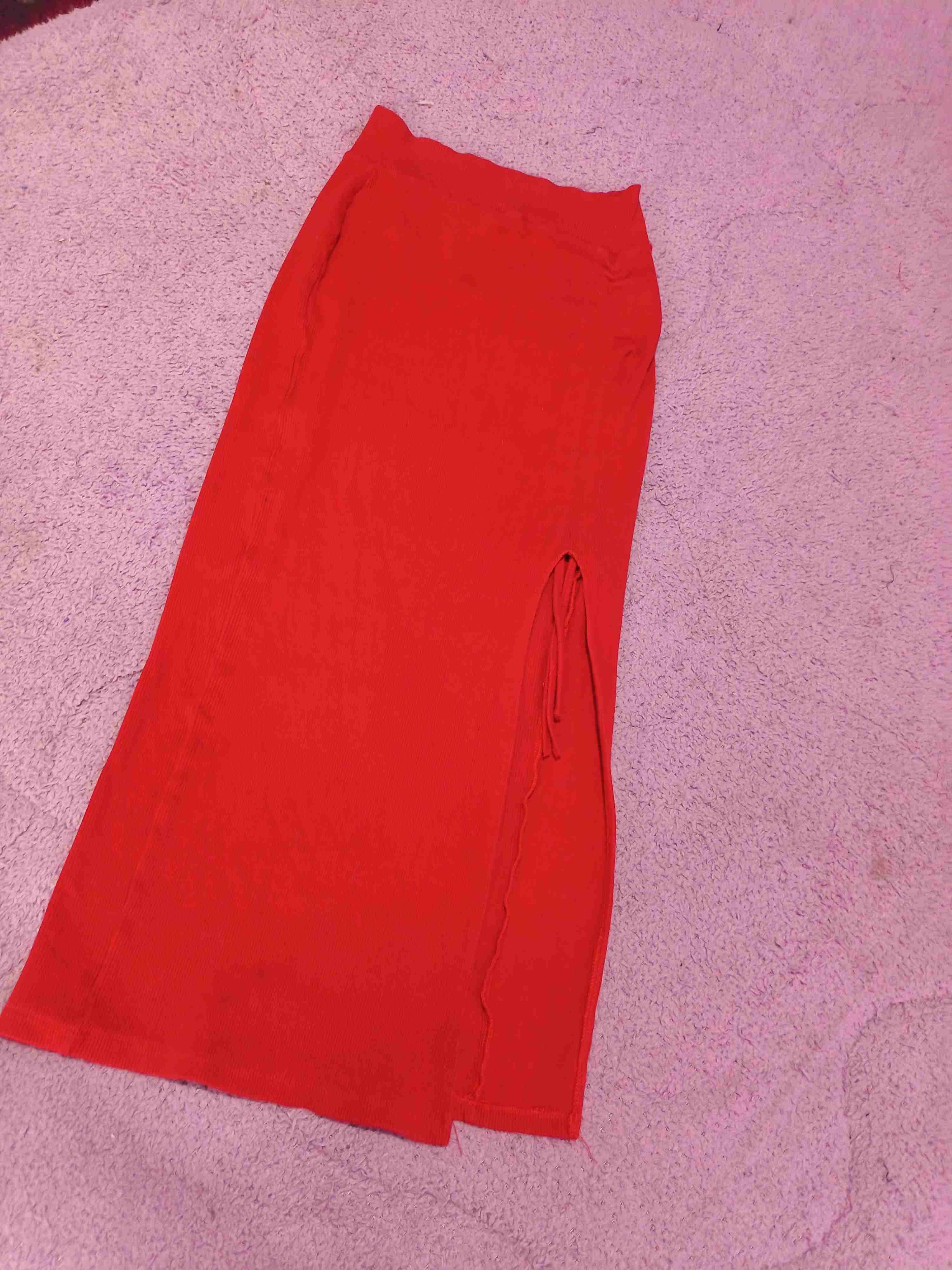 Conjunto rojo con falda larga - miniatura 3