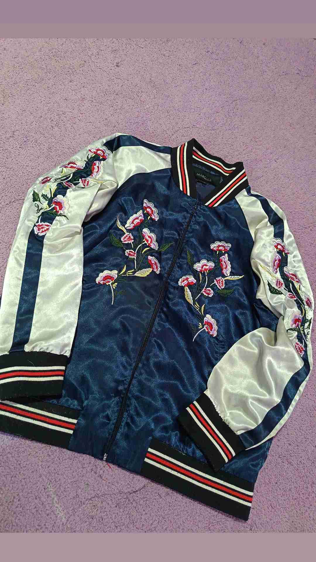 Bomber bordada azul y blanca - miniatura 1