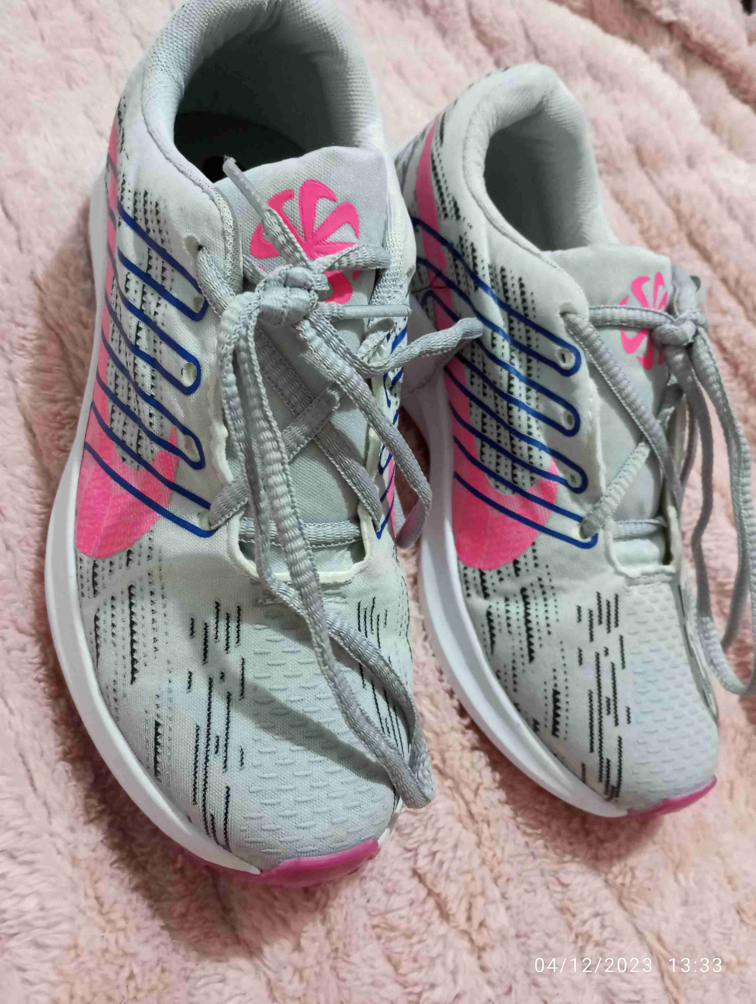 Zapatillas deportivas blancas y rosas - miniatura 1