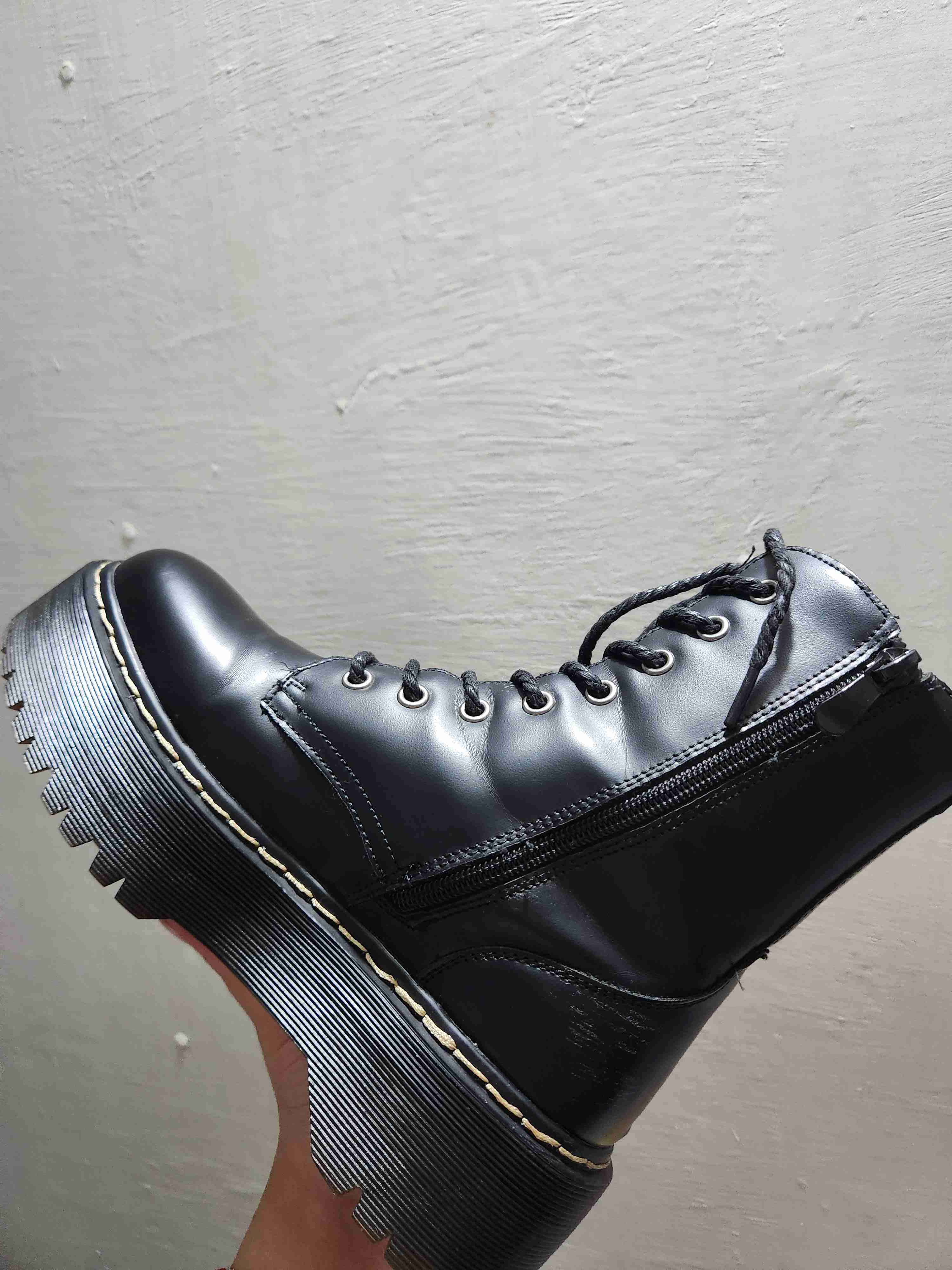 Botas negras con plataforma - miniatura 2
