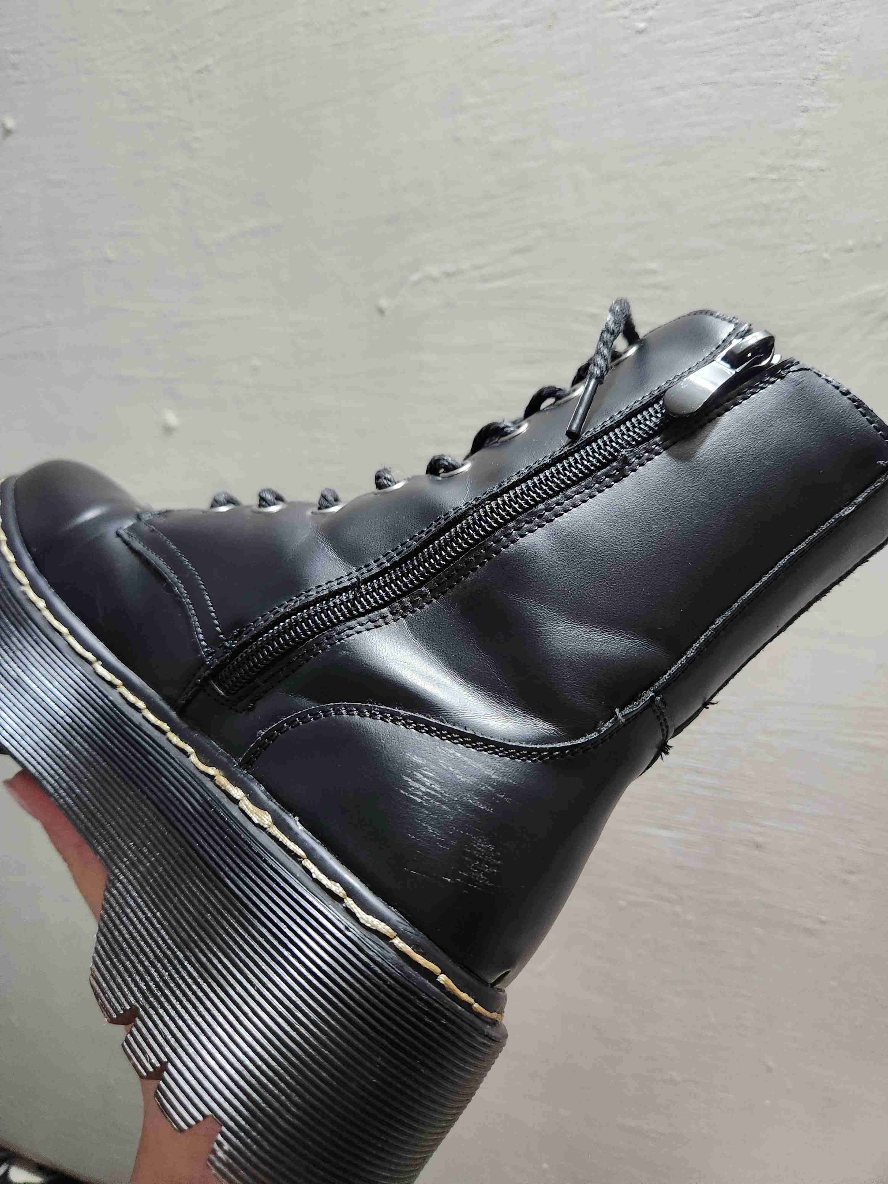 Botas negras con plataforma - miniatura 3