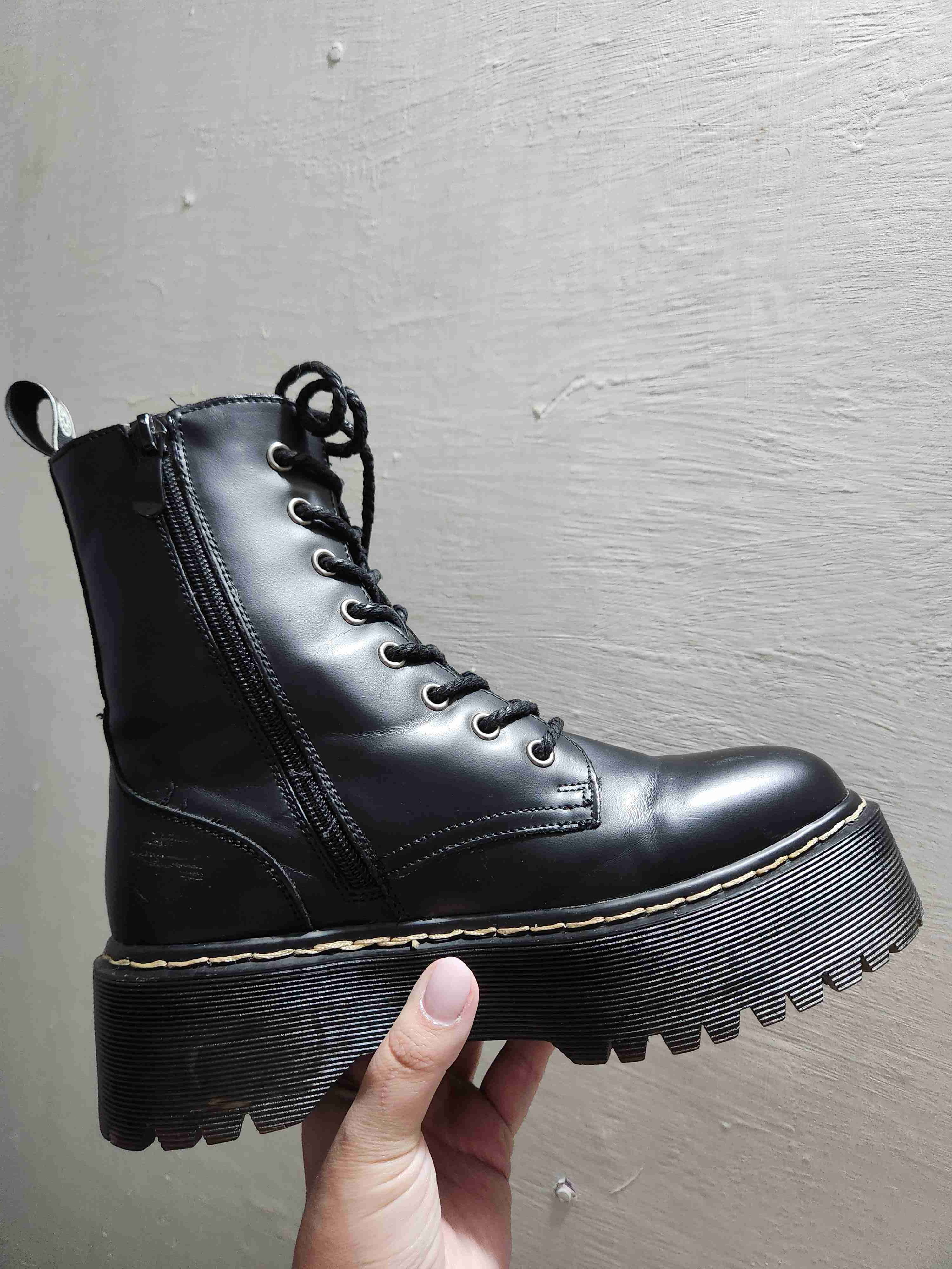 Botas negras con plataforma - miniatura 4