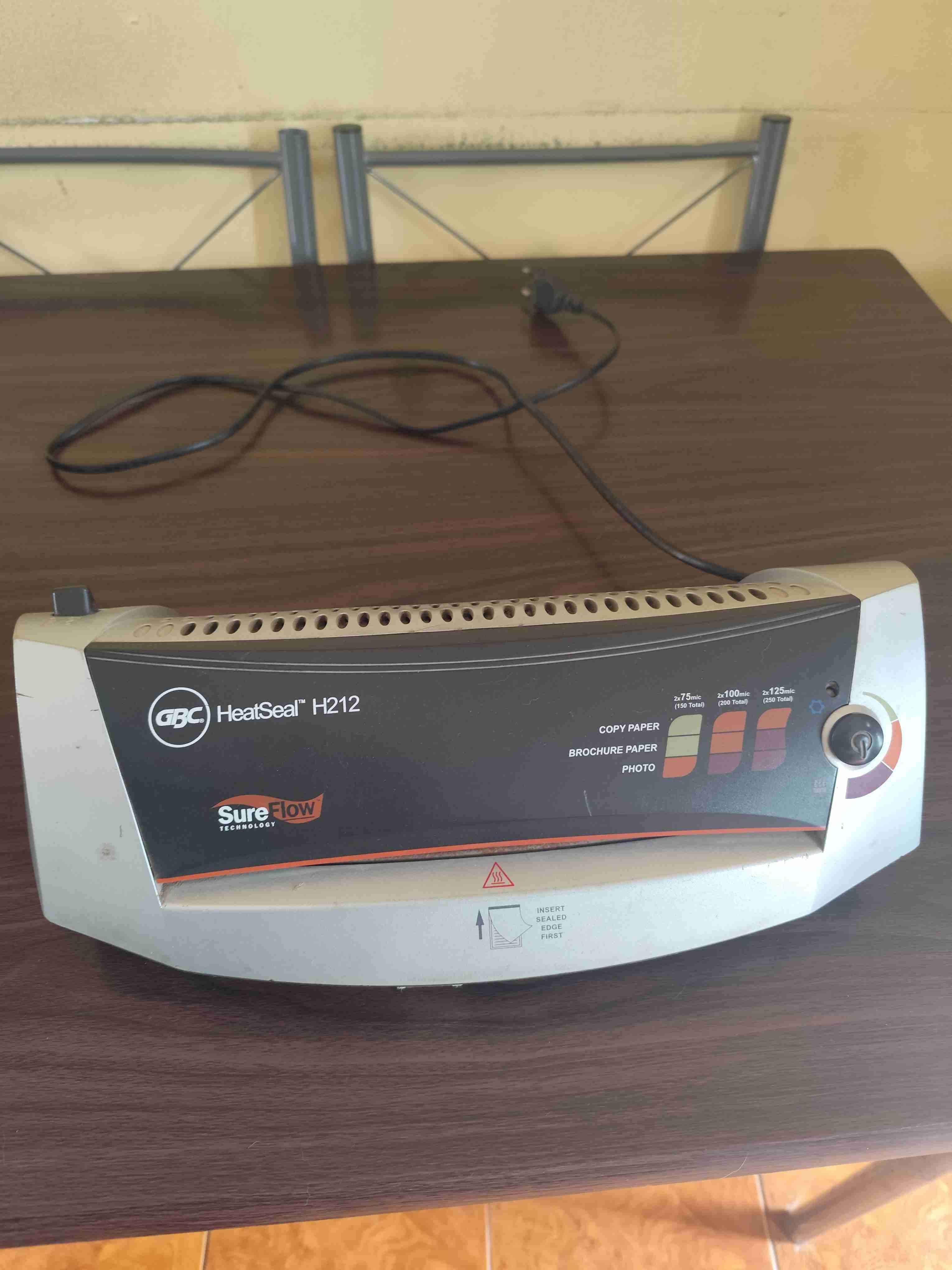 Plastificadora GBC HeatSeal H212 - miniatura 1