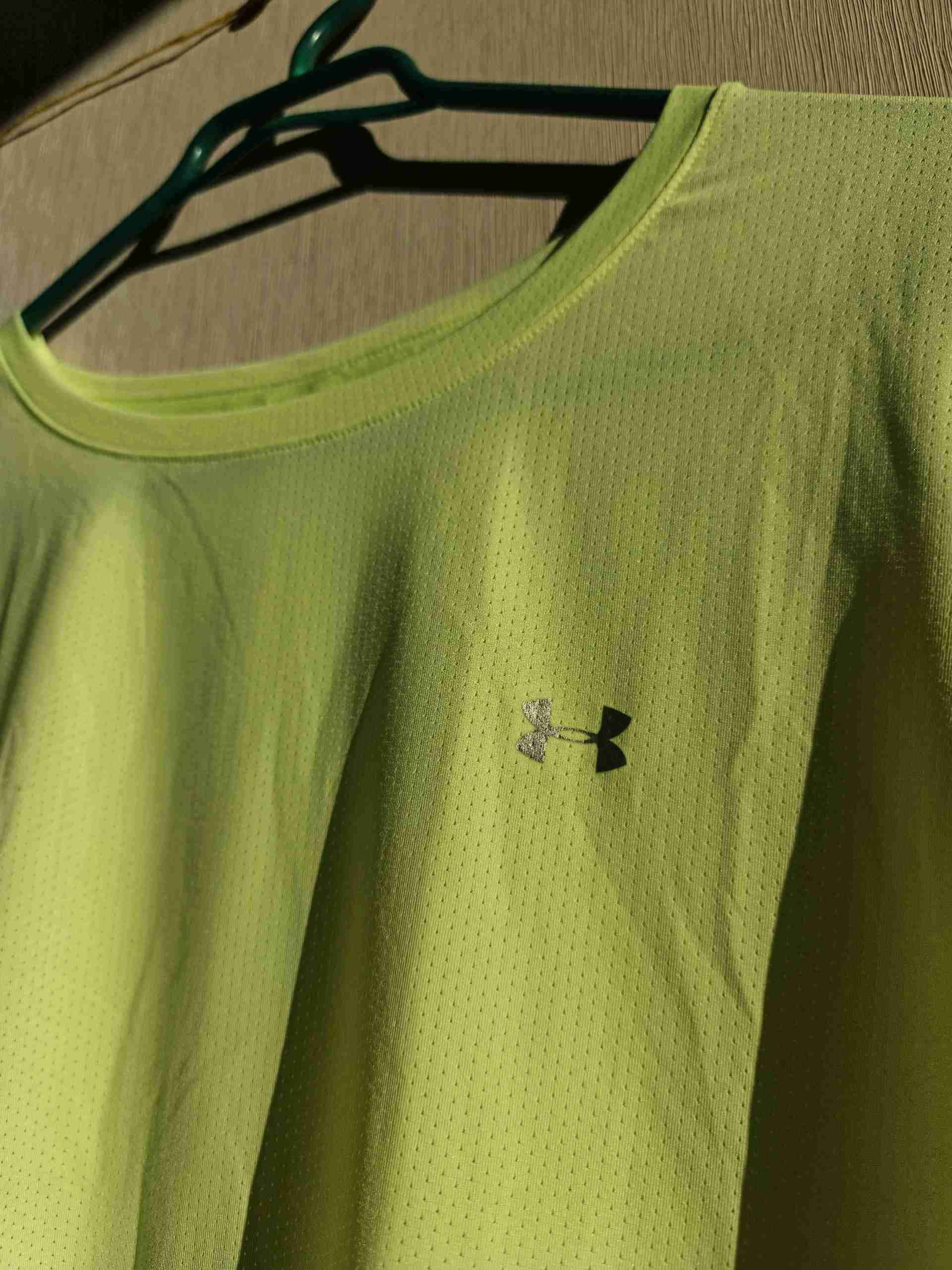Polera deportiva verde neón - miniatura 1