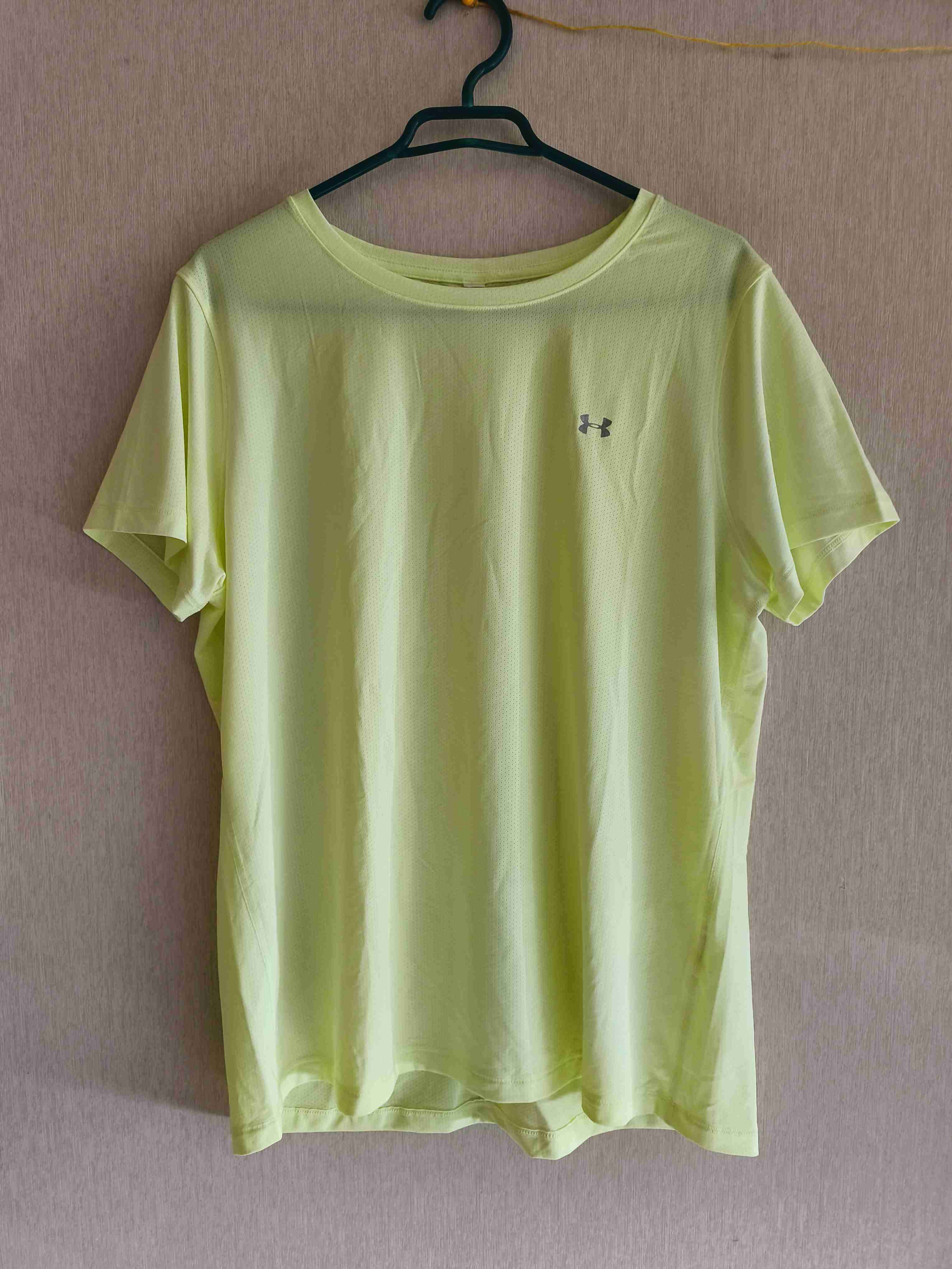 Polera deportiva verde neón - miniatura 2
