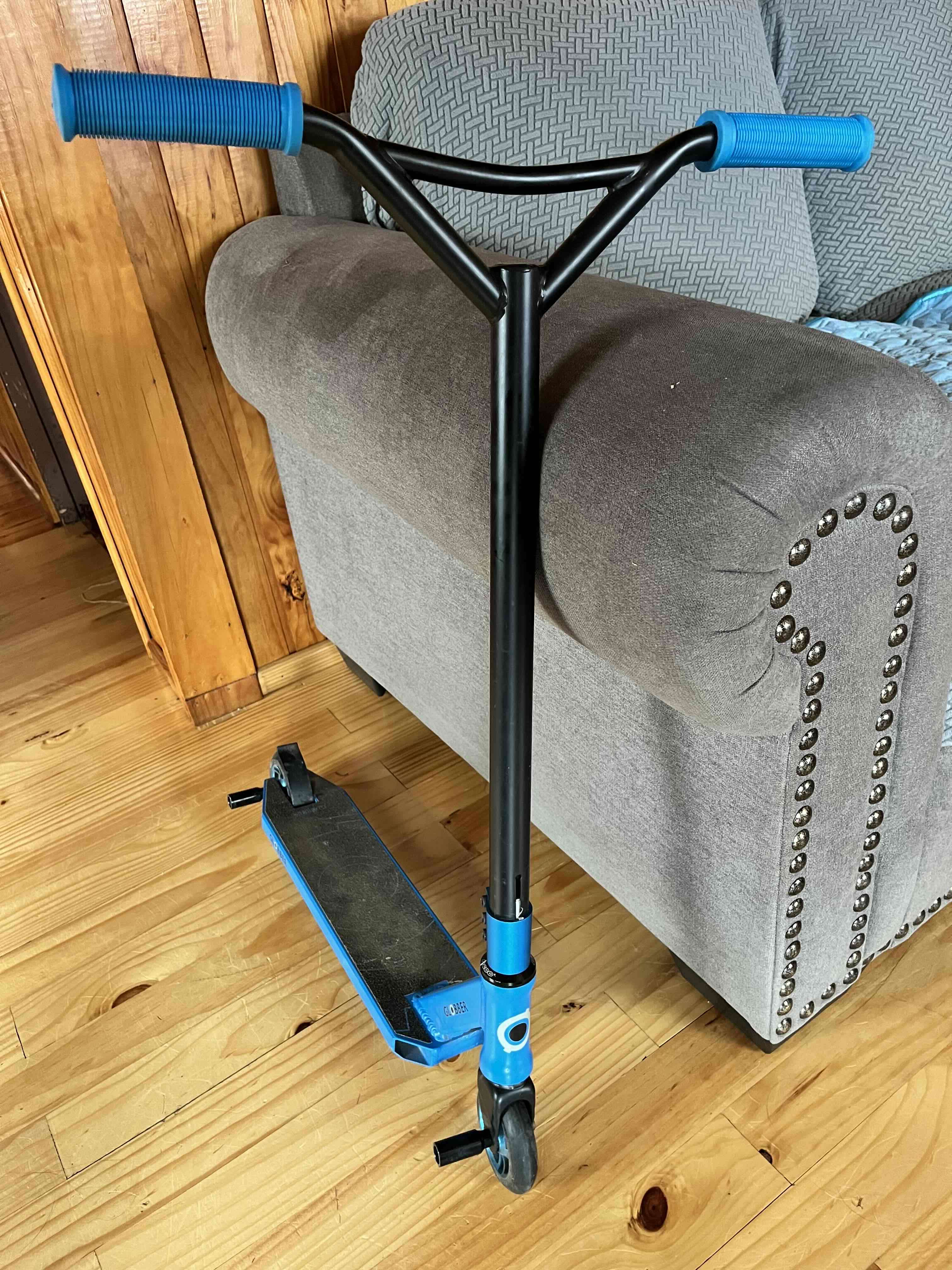 Scooter freestyle azul y negro - miniatura 1