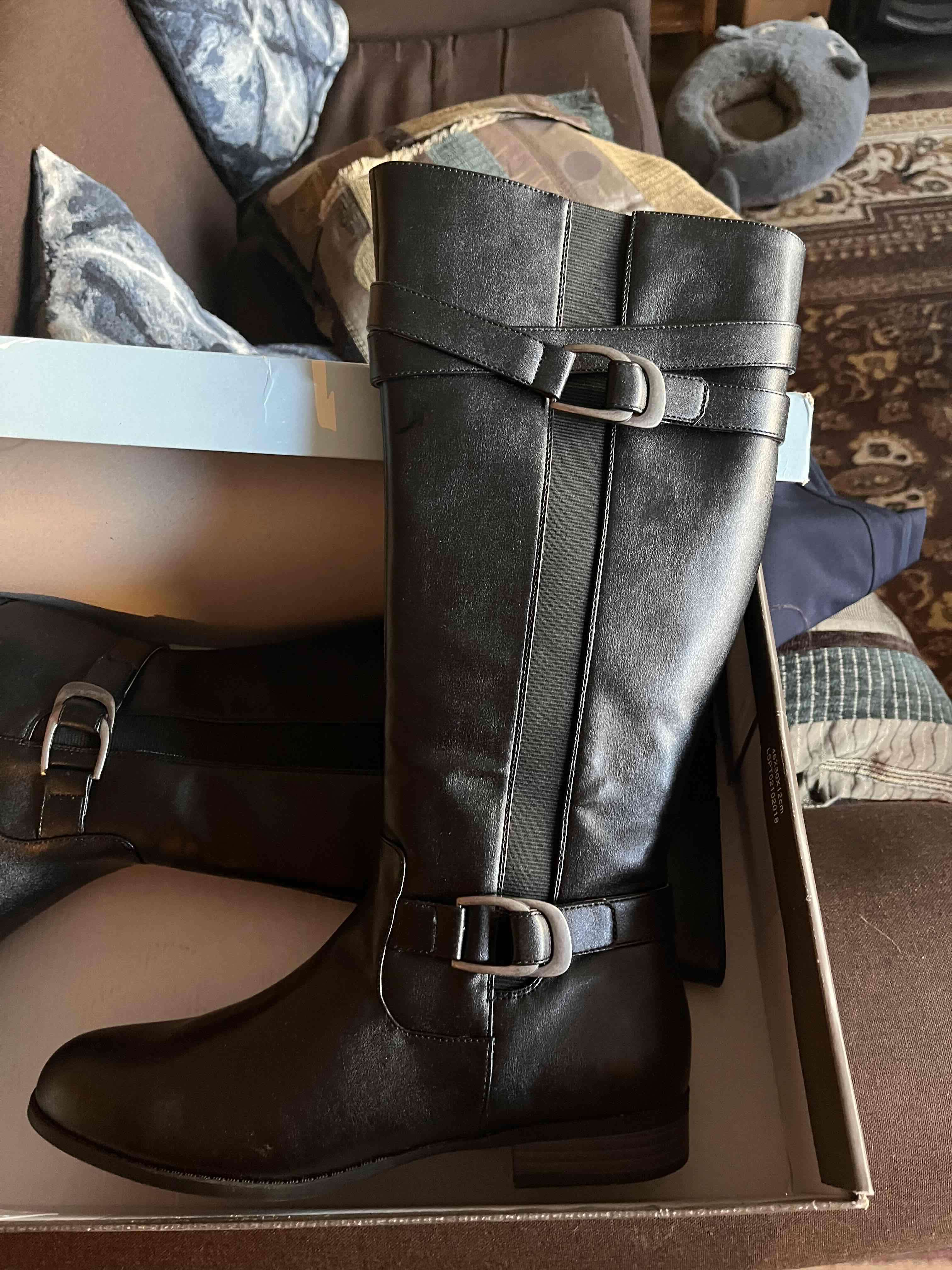 Botas negras nuevas 39 - miniatura 2