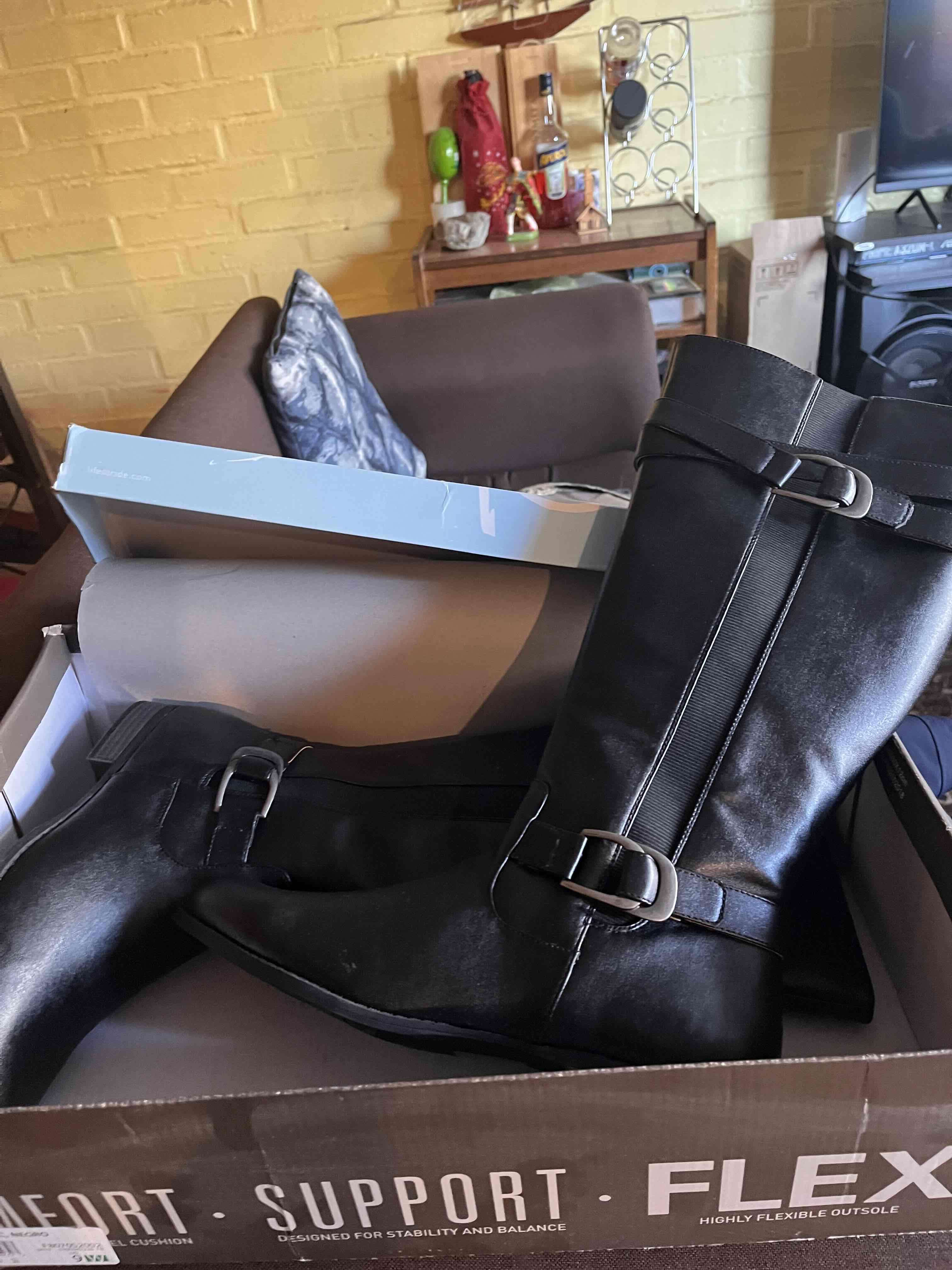 Botas negras nuevas 39 - miniatura 4