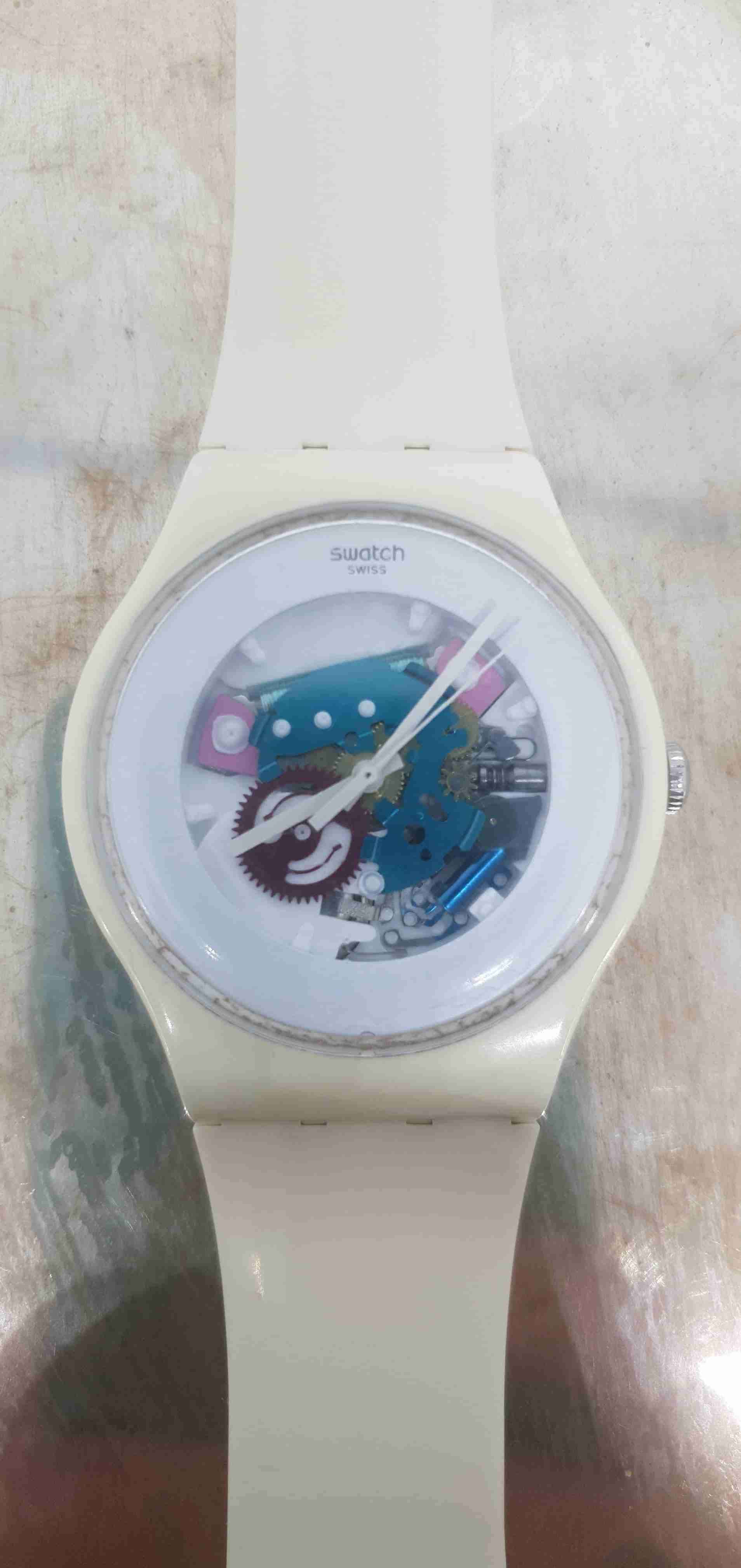 Reloj Swatch blanco SUOW100 - miniatura 1