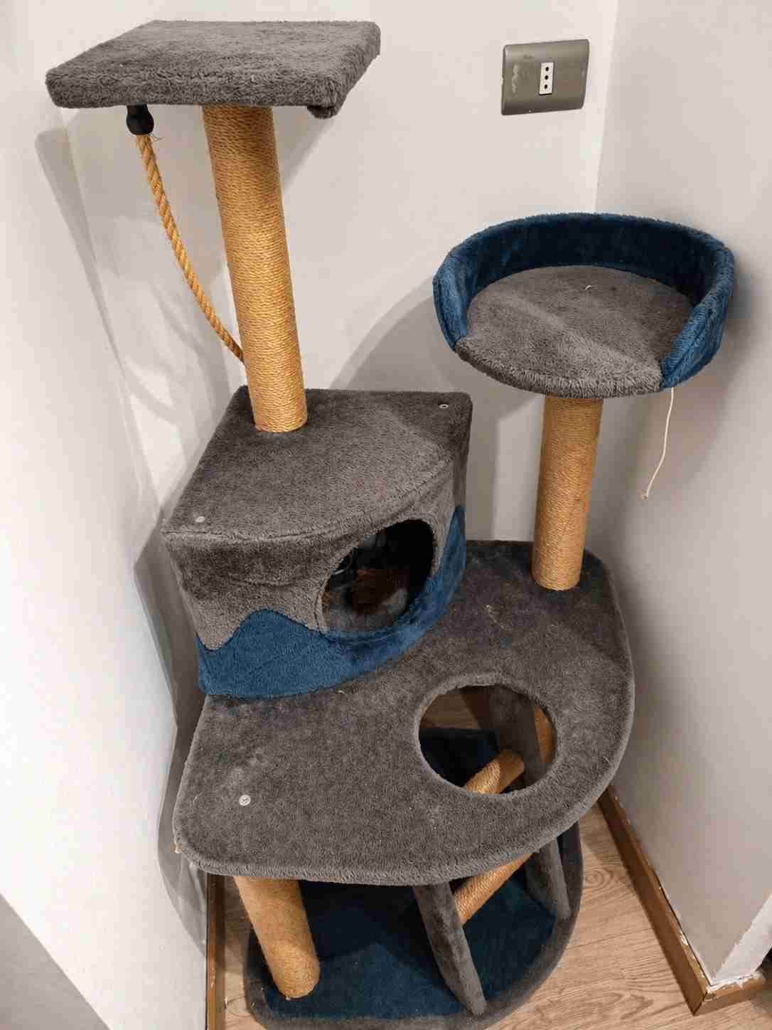 Árbol para gatos gris y azul - miniatura 1