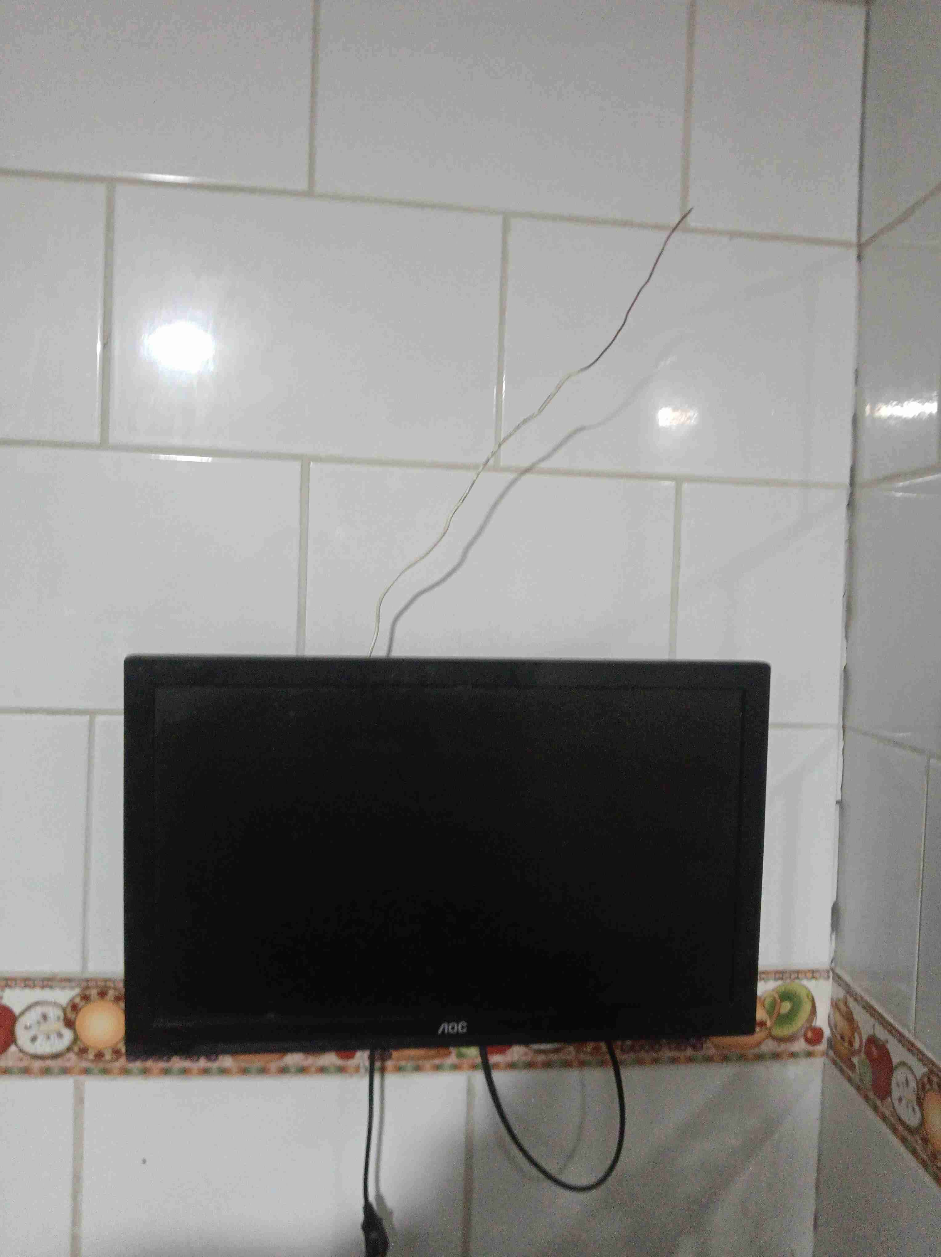 Televisor AOC pantalla plana - miniatura 1