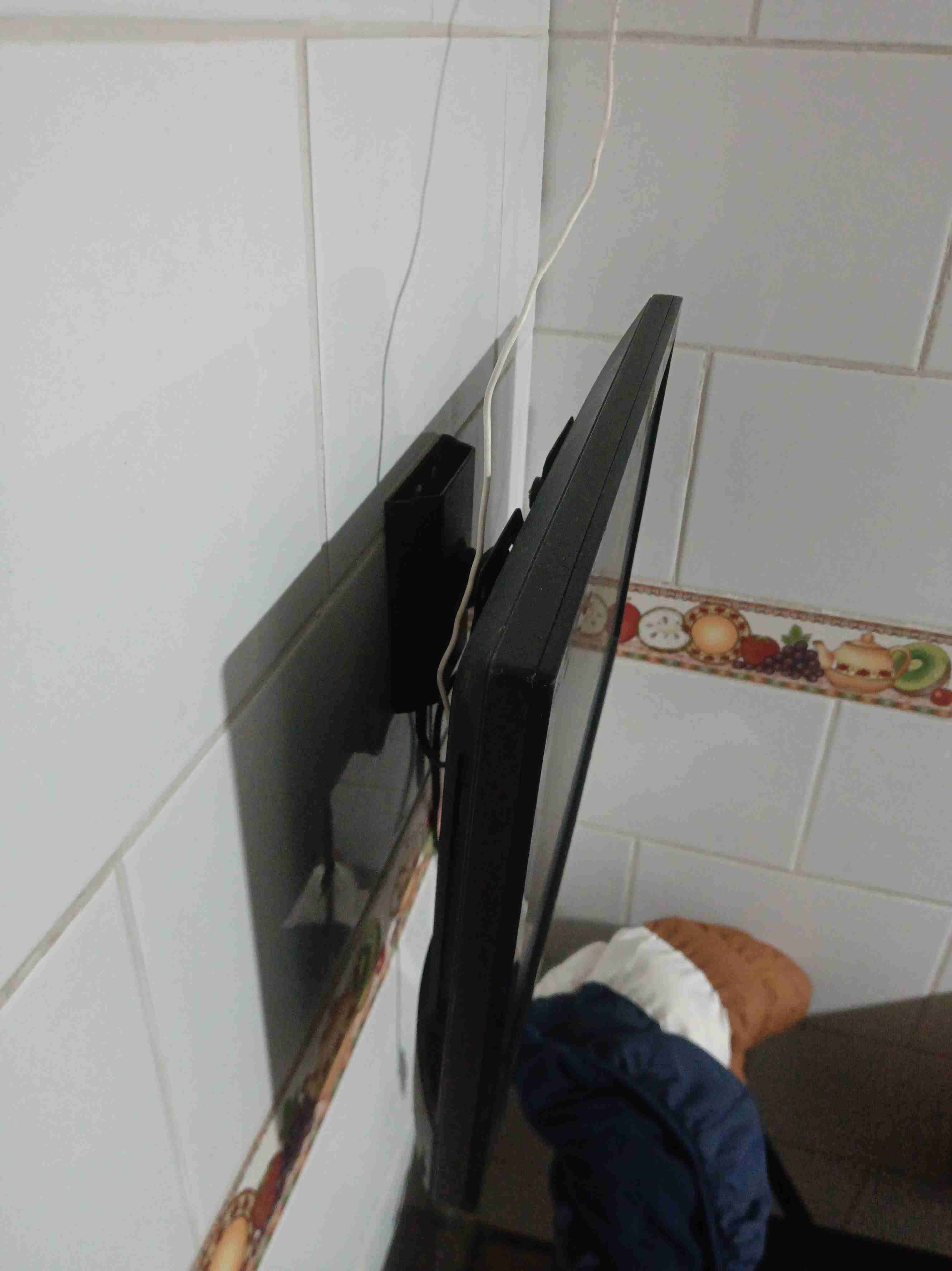 Televisor AOC pantalla plana - miniatura 2