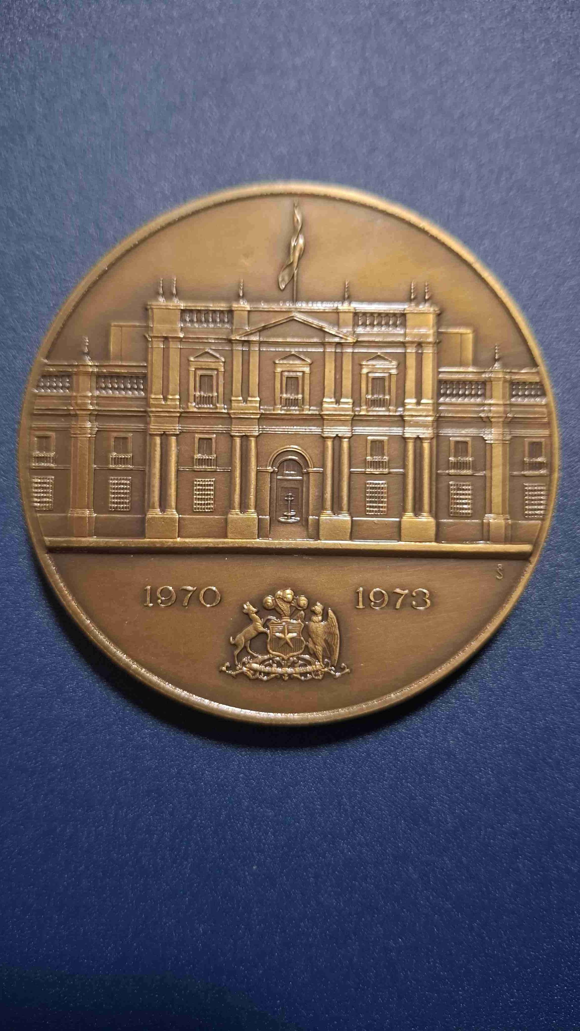 Medalla conmemorativa Salvador Allende - miniatura 2