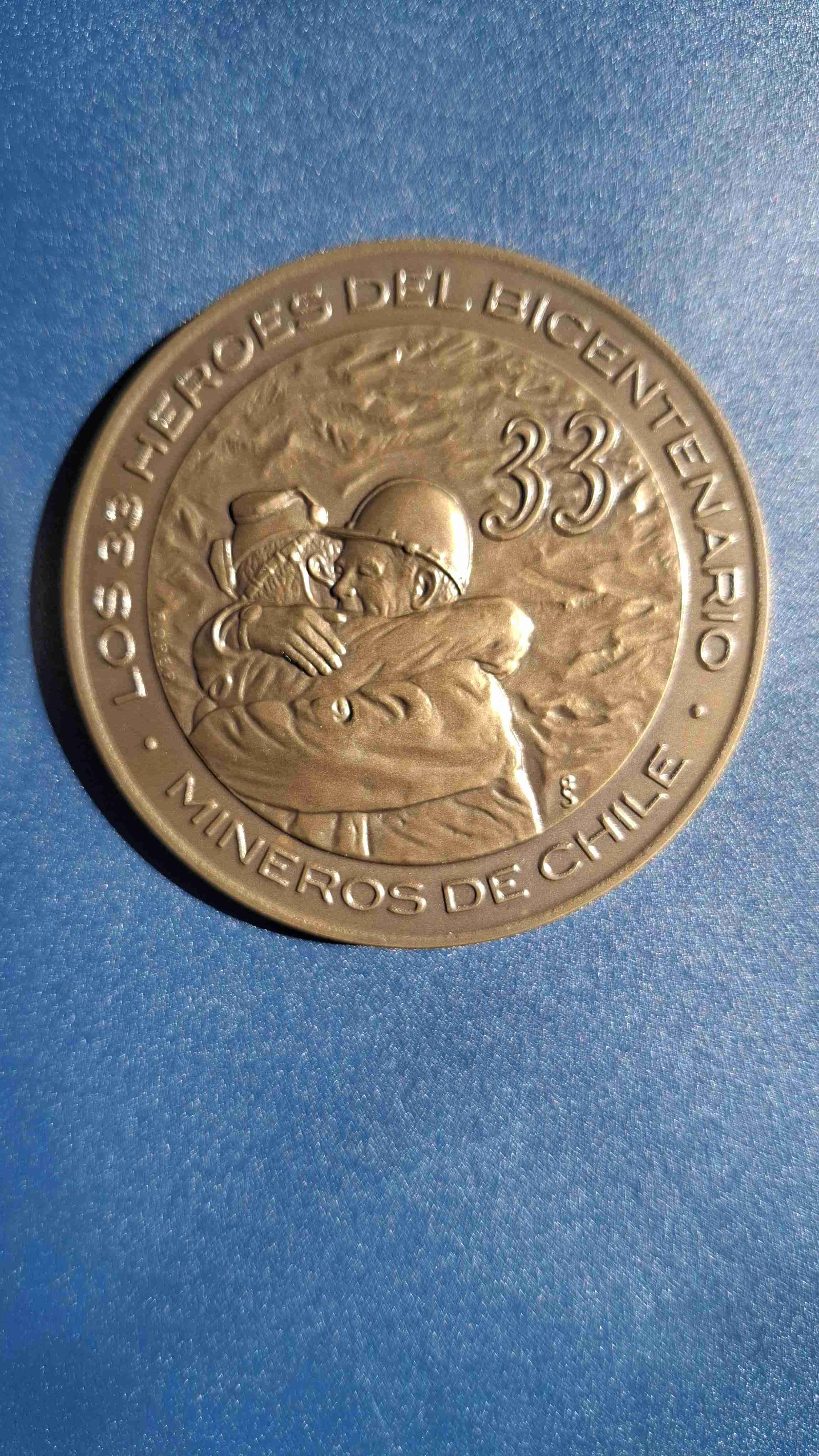 Moneda conmemorativa Mineros de Chile - miniatura 1