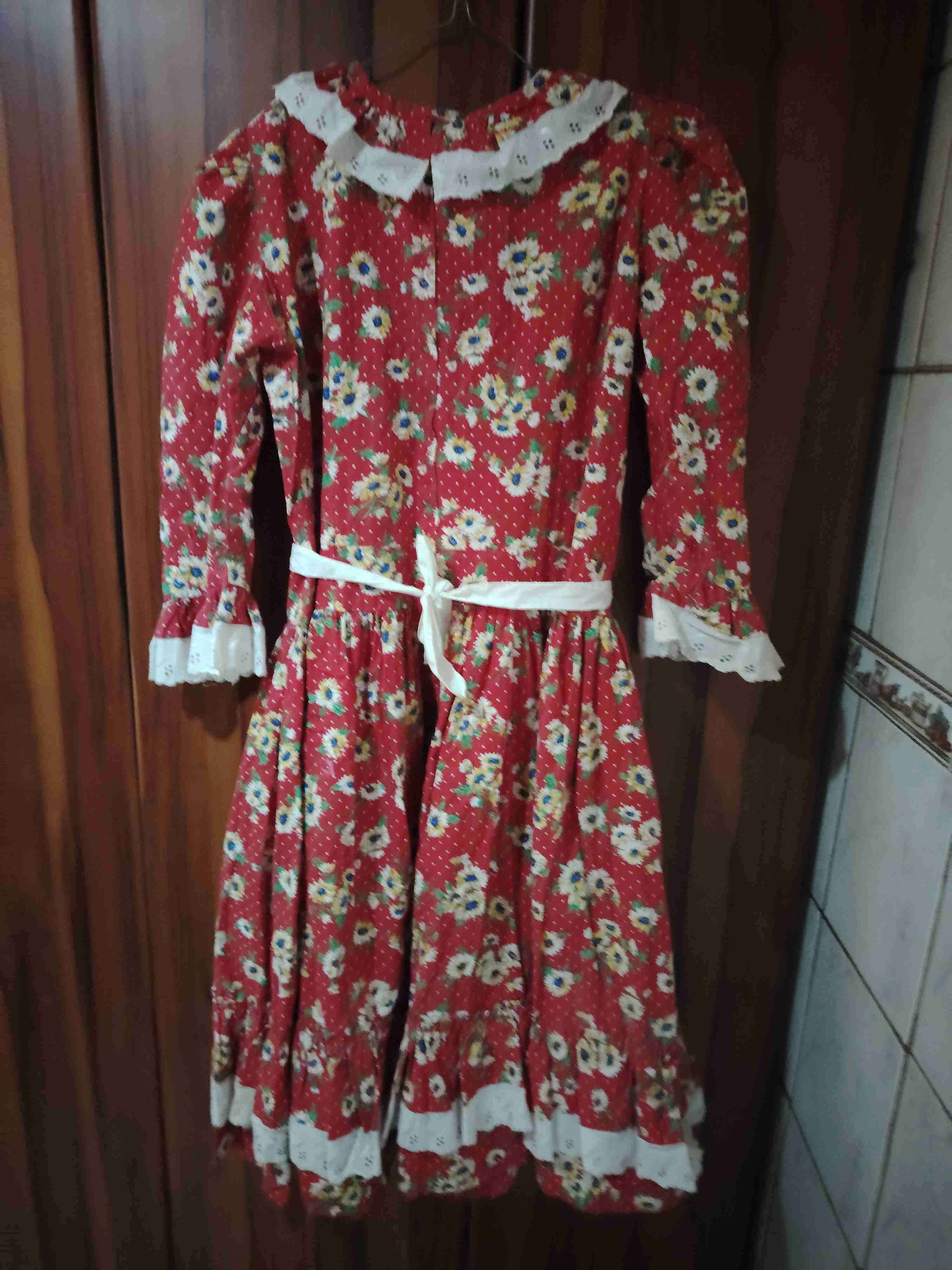Vestido rojo floreado con delantal (Cueca) - miniatura 3