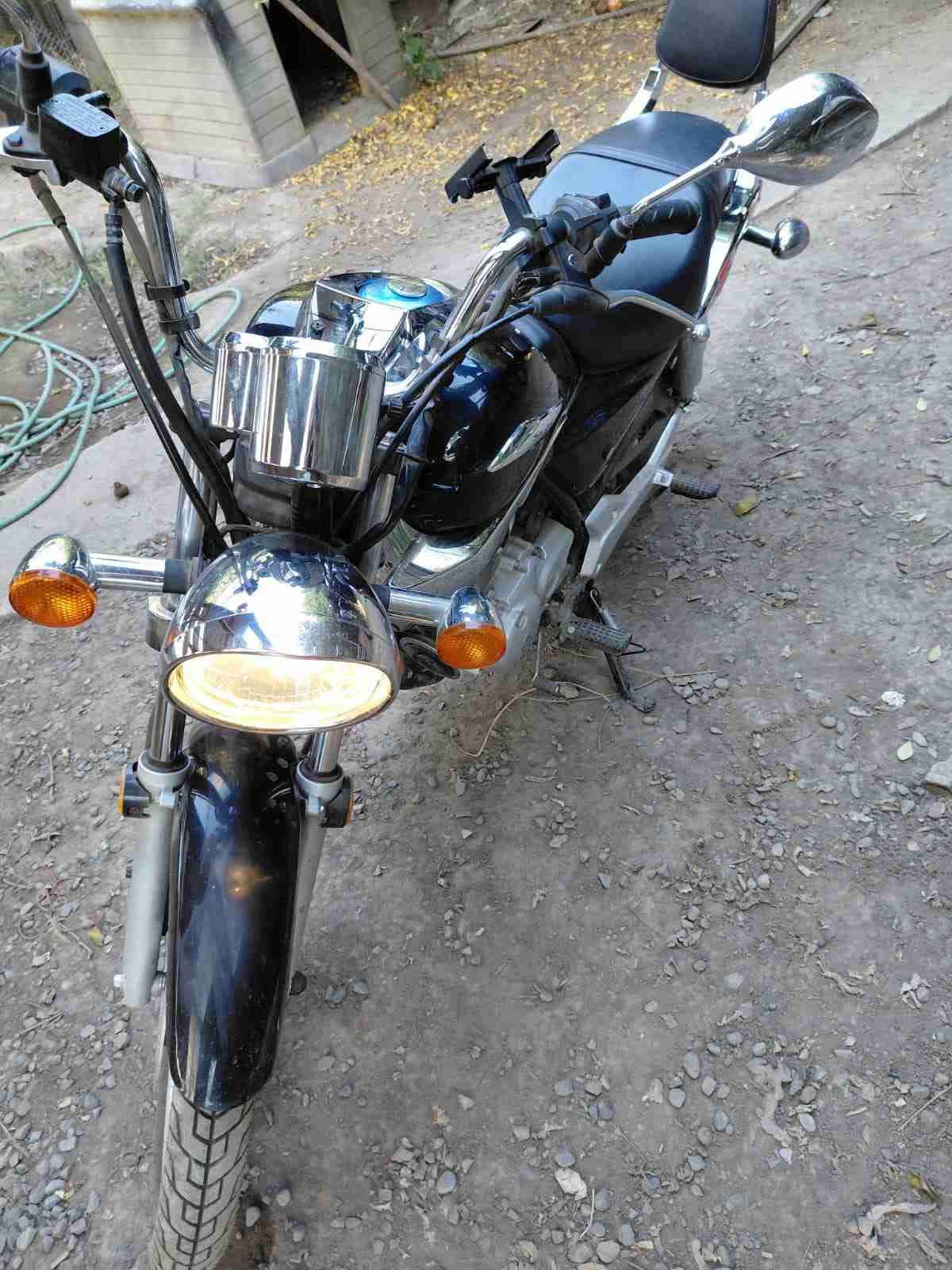 Motocicleta honda shadow - miniatura 2