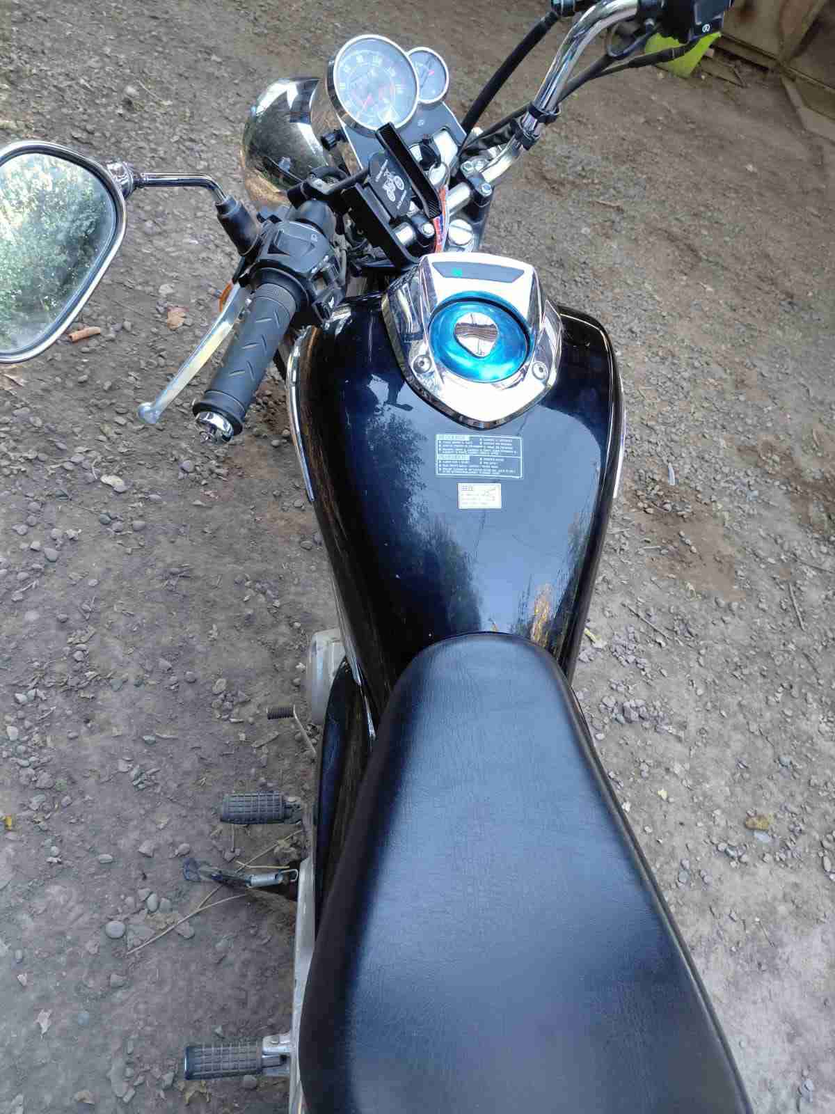 Motocicleta honda shadow - miniatura 4