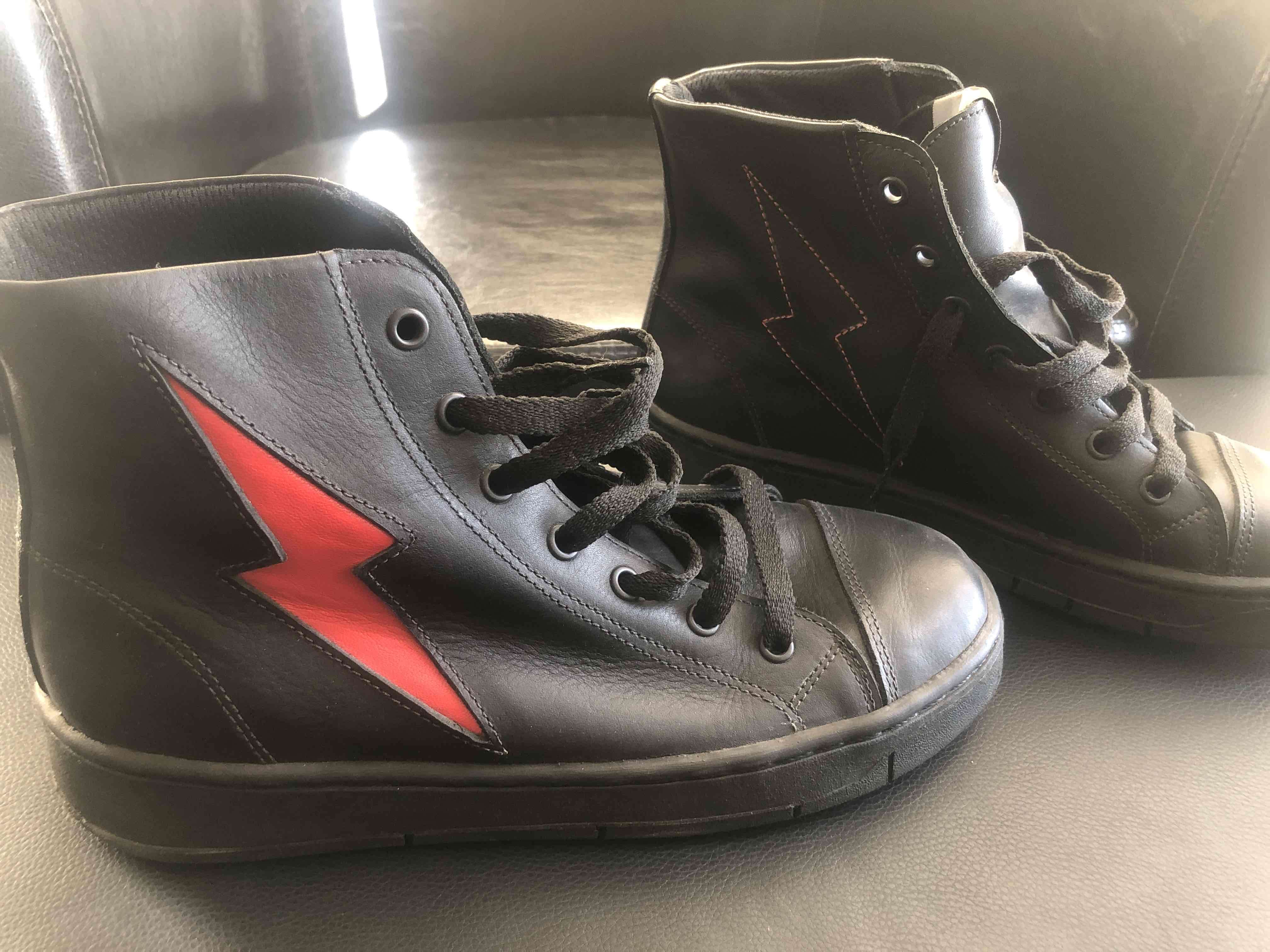 Zapatillas negras marca Rayo - miniatura 3