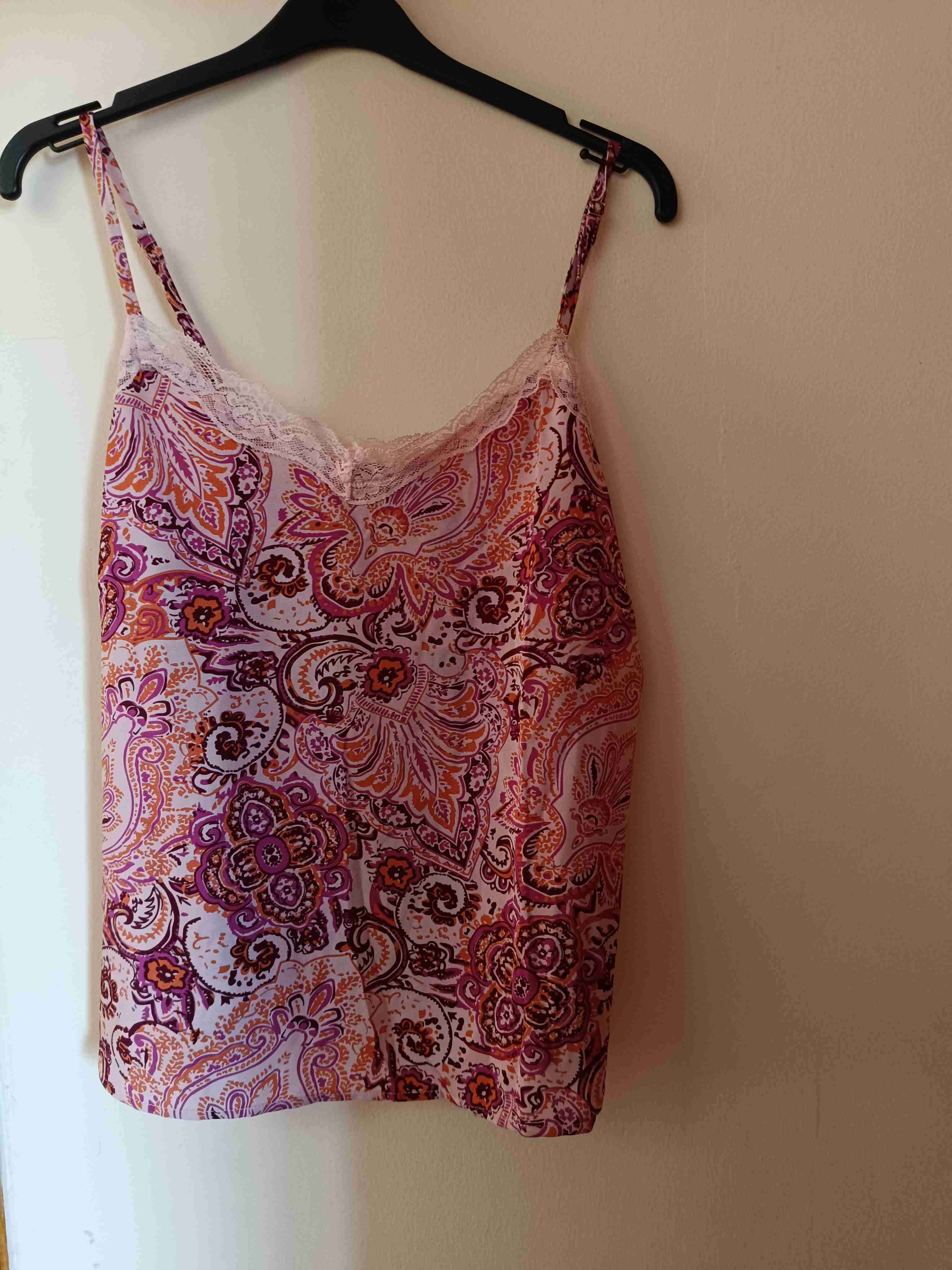 Blusa estampada con encaje rosa - miniatura 3