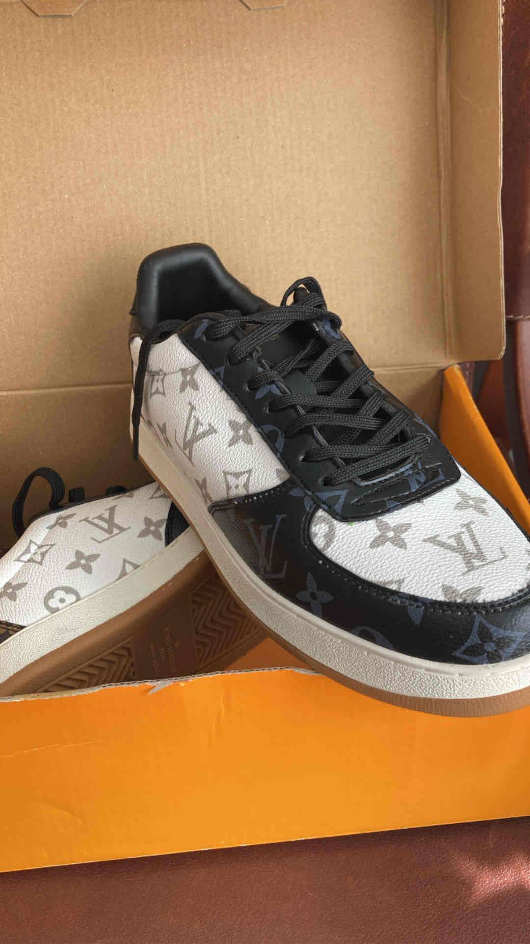 Zapatillas estilo Rivoli LV. 38.Sin uso. - miniatura 1