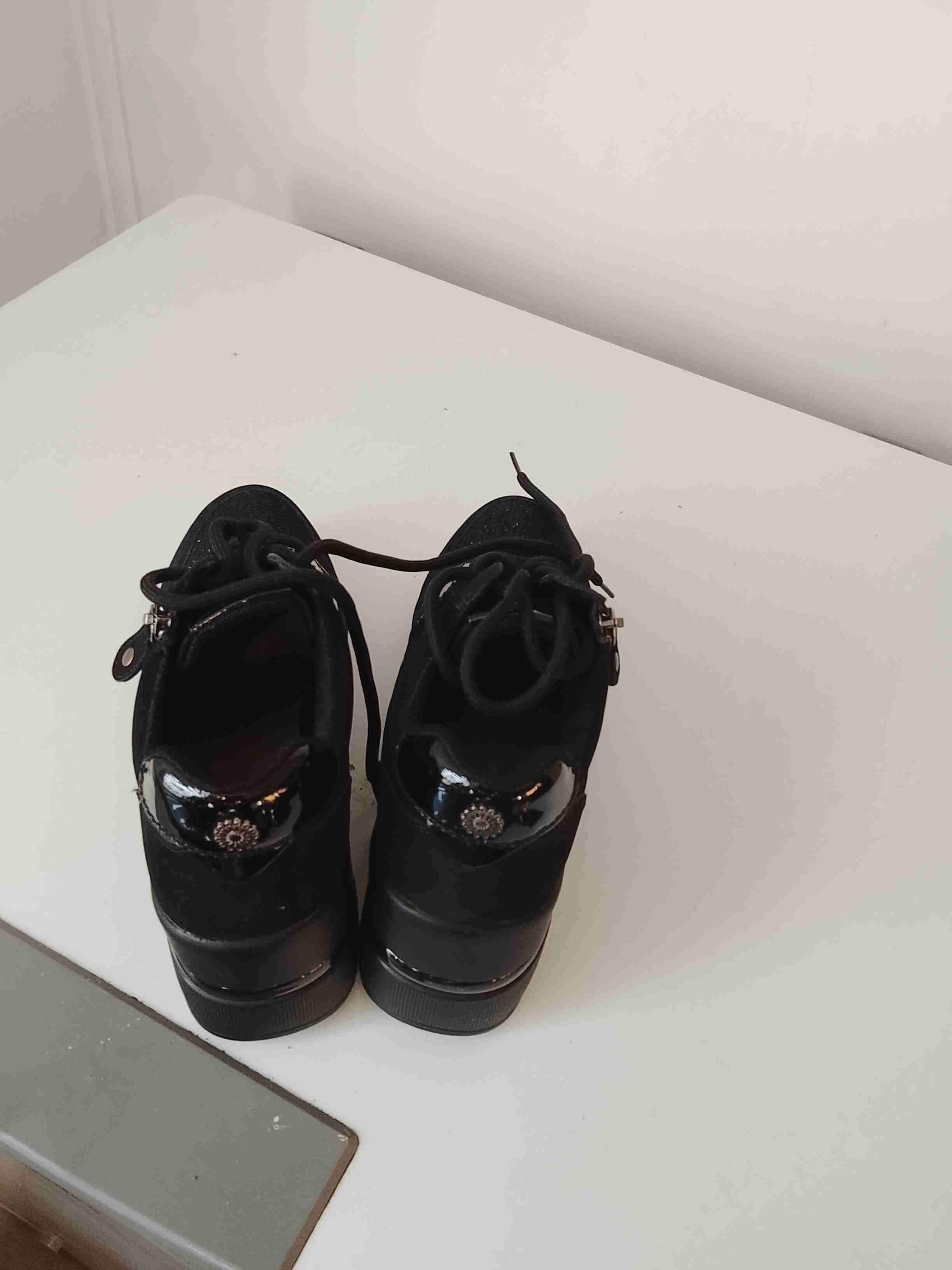 Zapatillas negras con plataforma - miniatura 2