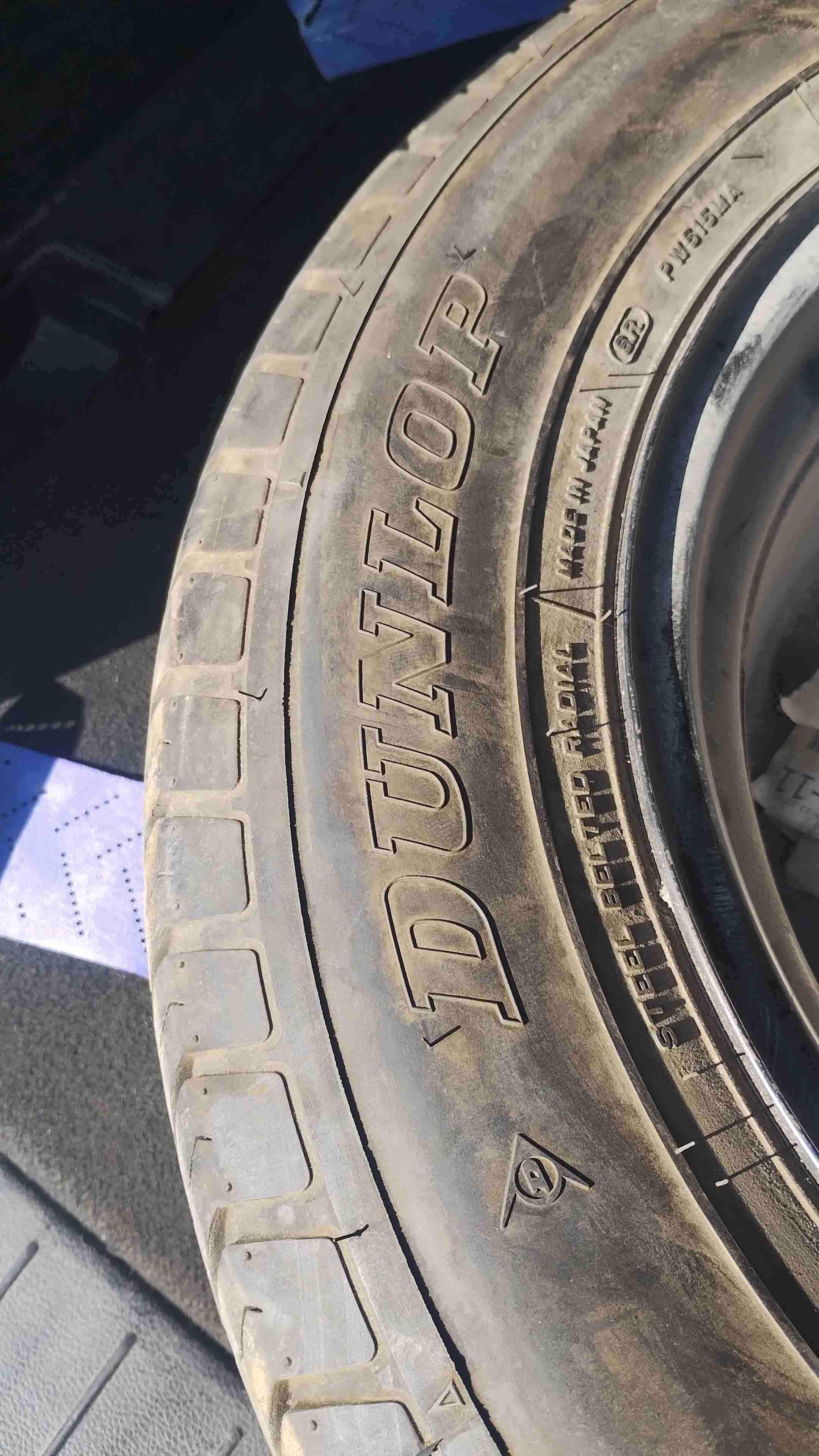 Neumático de repuesto Jeep genuino - miniatura 3