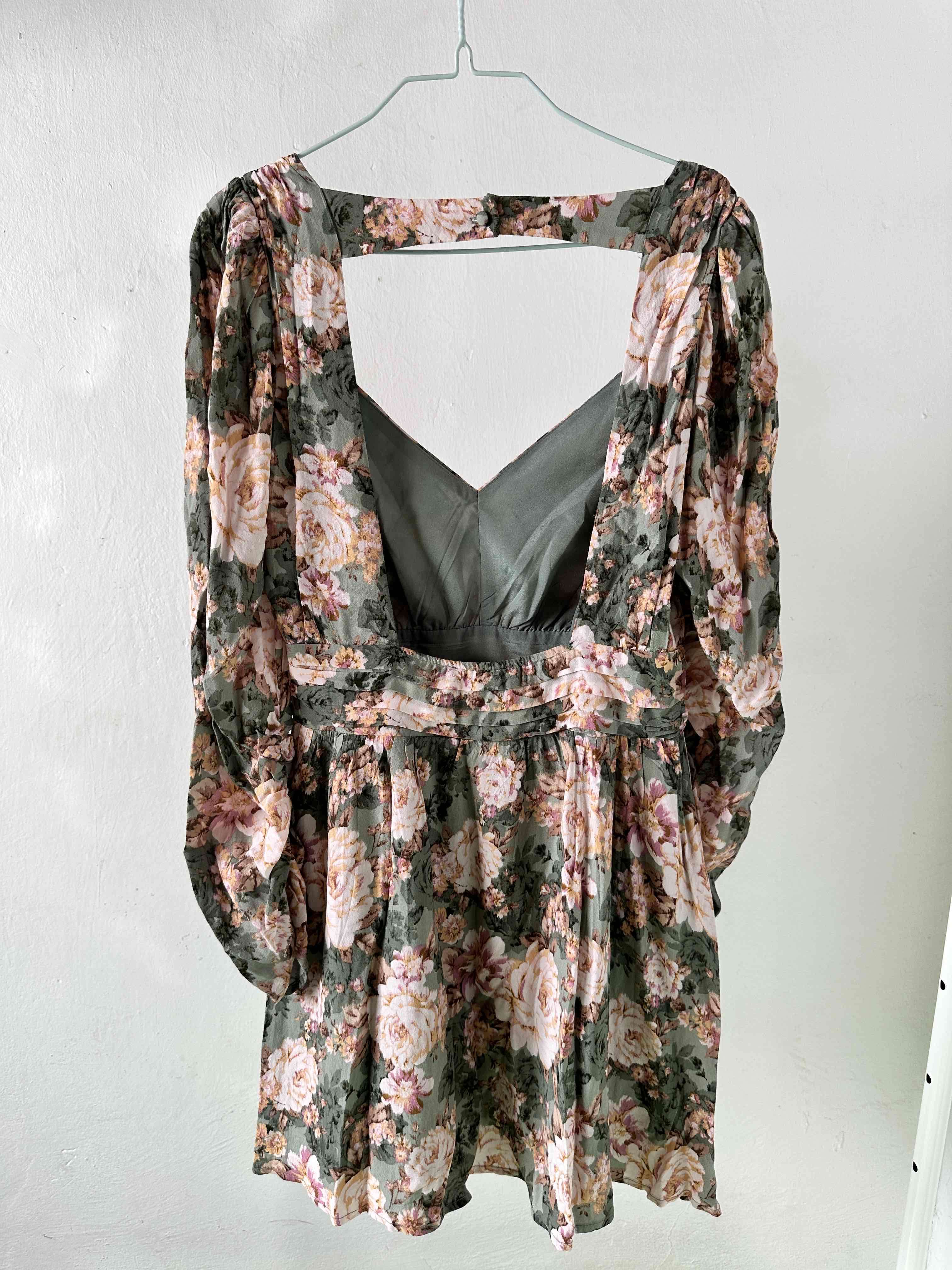 Vestido floral mangas abultadas - miniatura 2