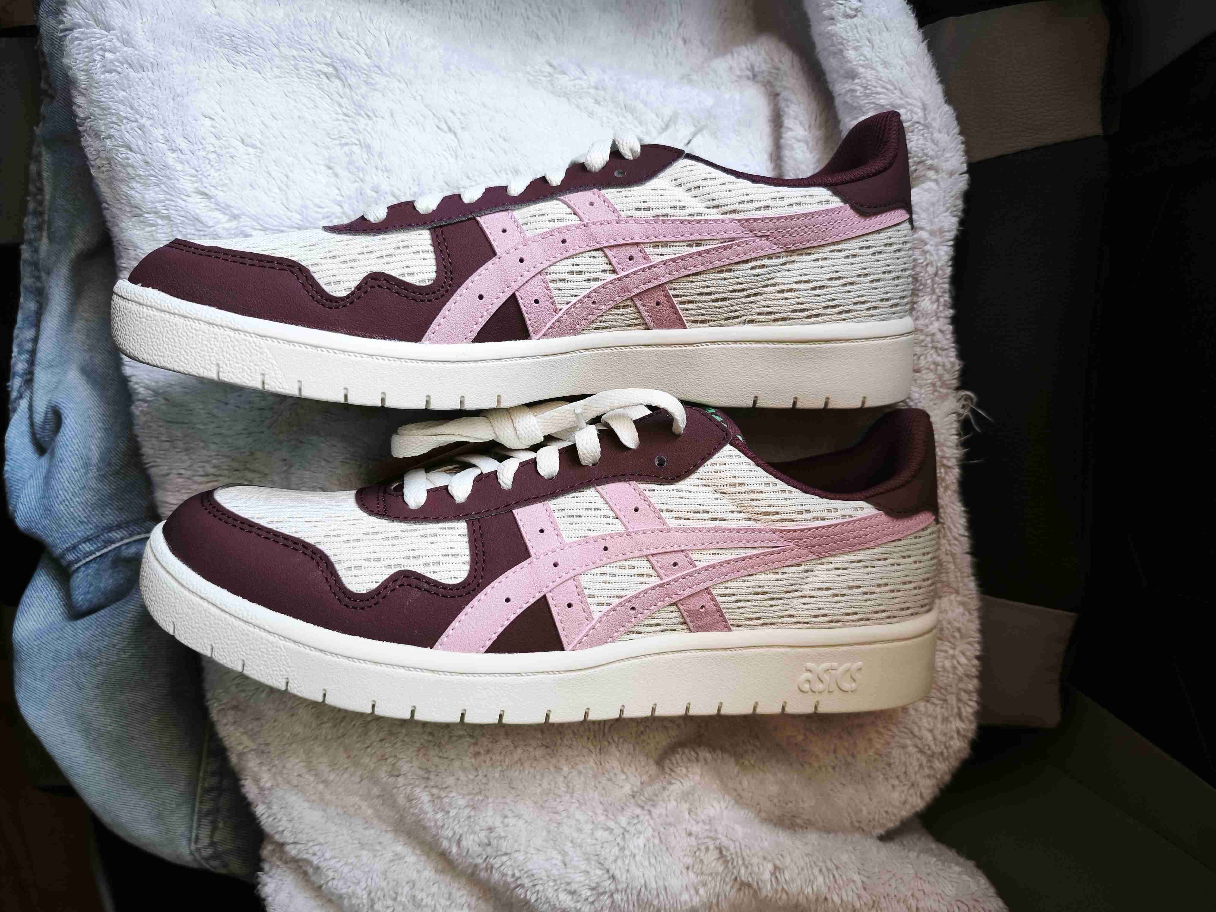 Zapatillas Asics blancas y burdeos - miniatura 2