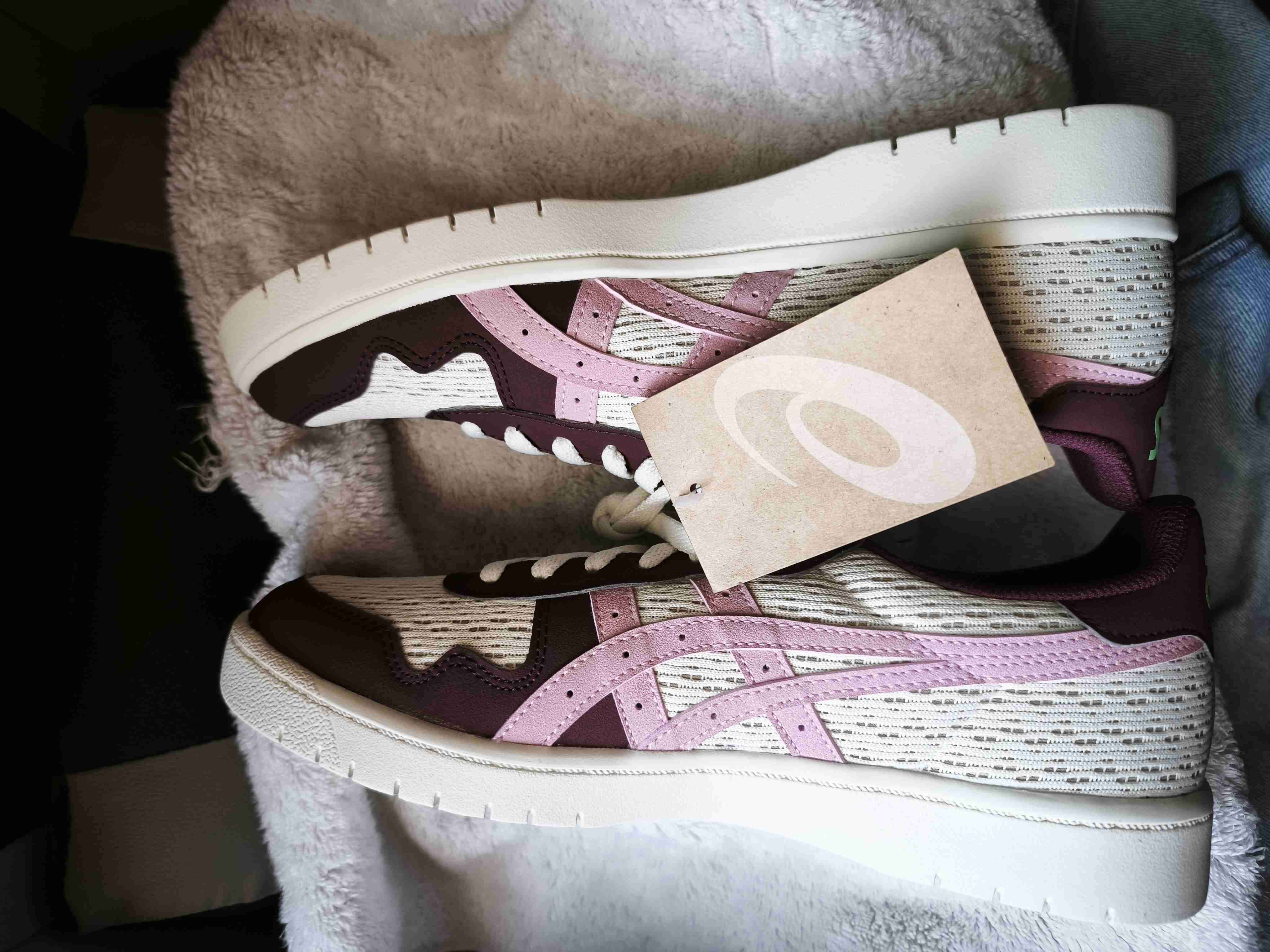 Zapatillas Asics blancas y burdeos - miniatura 3